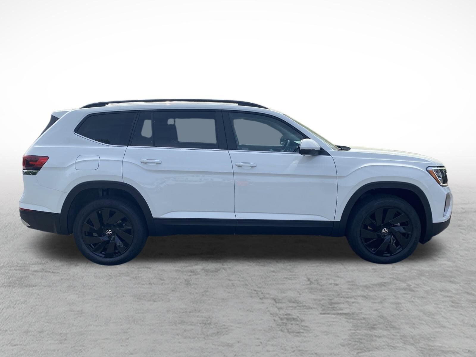 2025 Volkswagen Atlas SE Technology photo 4