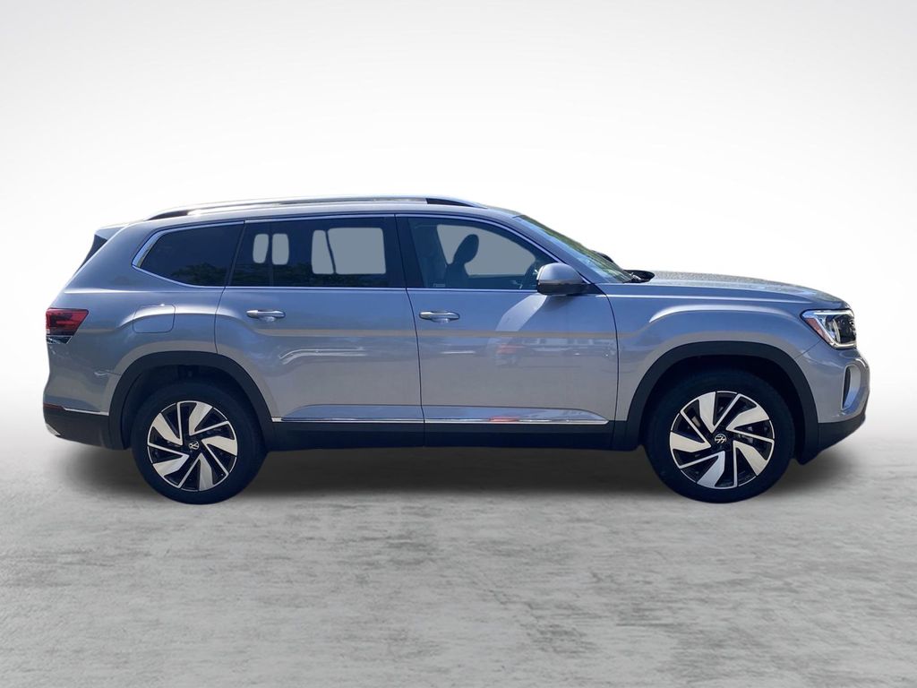 2025 Volkswagen Atlas SEL photo 2