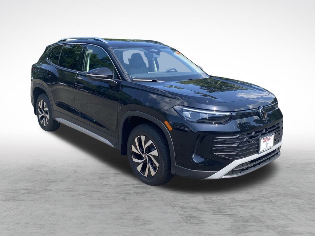 2025 Volkswagen Tiguan S photo 3