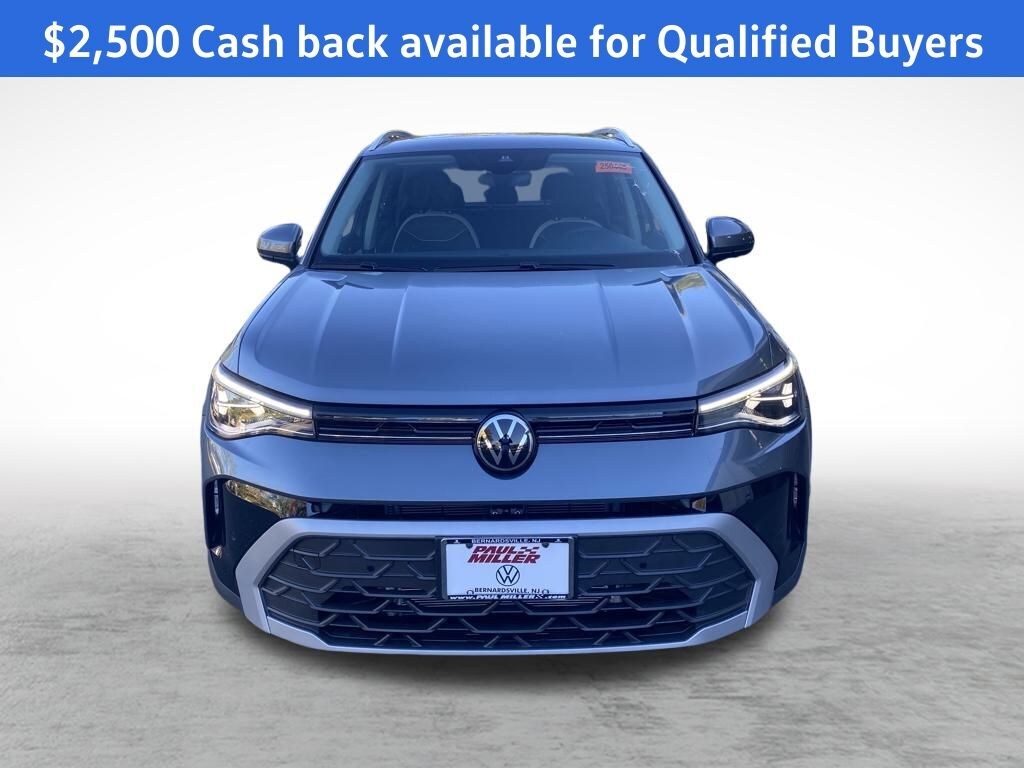 New 2025 Volkswagen Taos 1.5T SE SUV