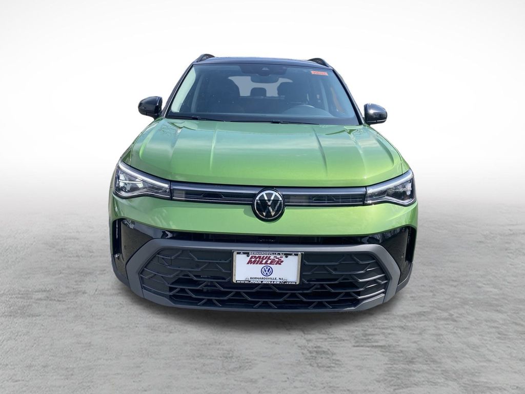 2025 Volkswagen Taos SE photo 2