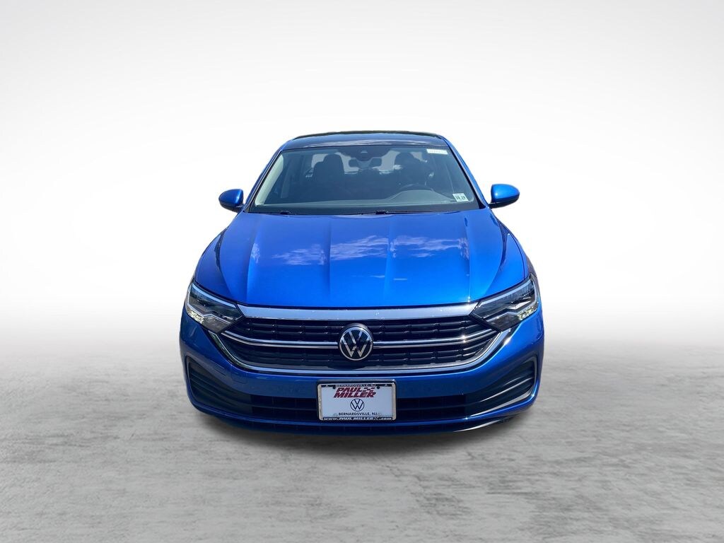Used 2024 Volkswagen Jetta 1.5T SE Sedan