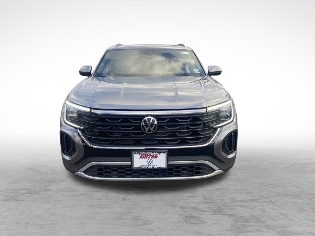 New 2025 Volkswagen Atlas Cross Sport 2.0T SE w/Technology SUV