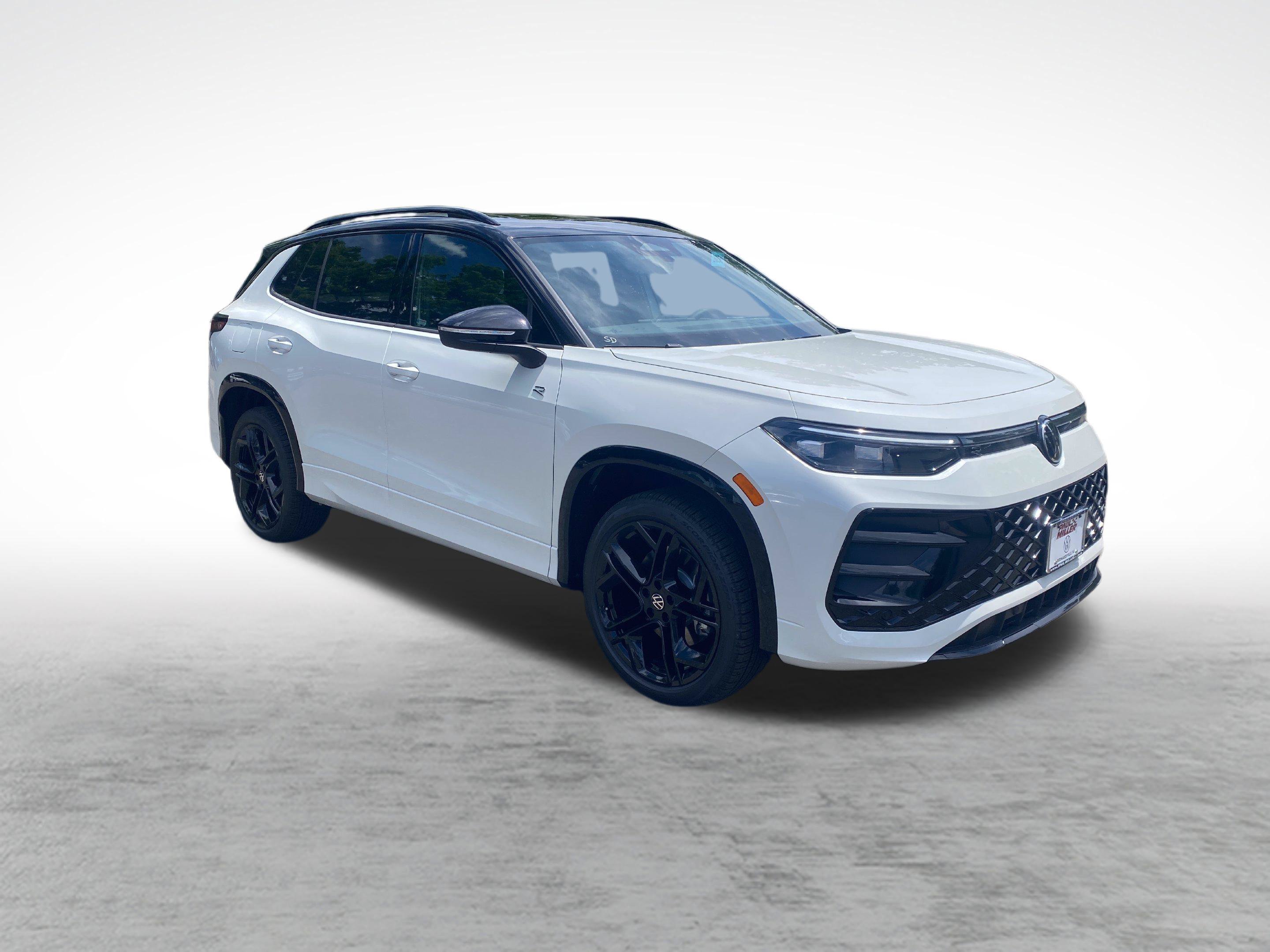 New 2026 Volkswagen Tiguan SE R-Line Black SUV