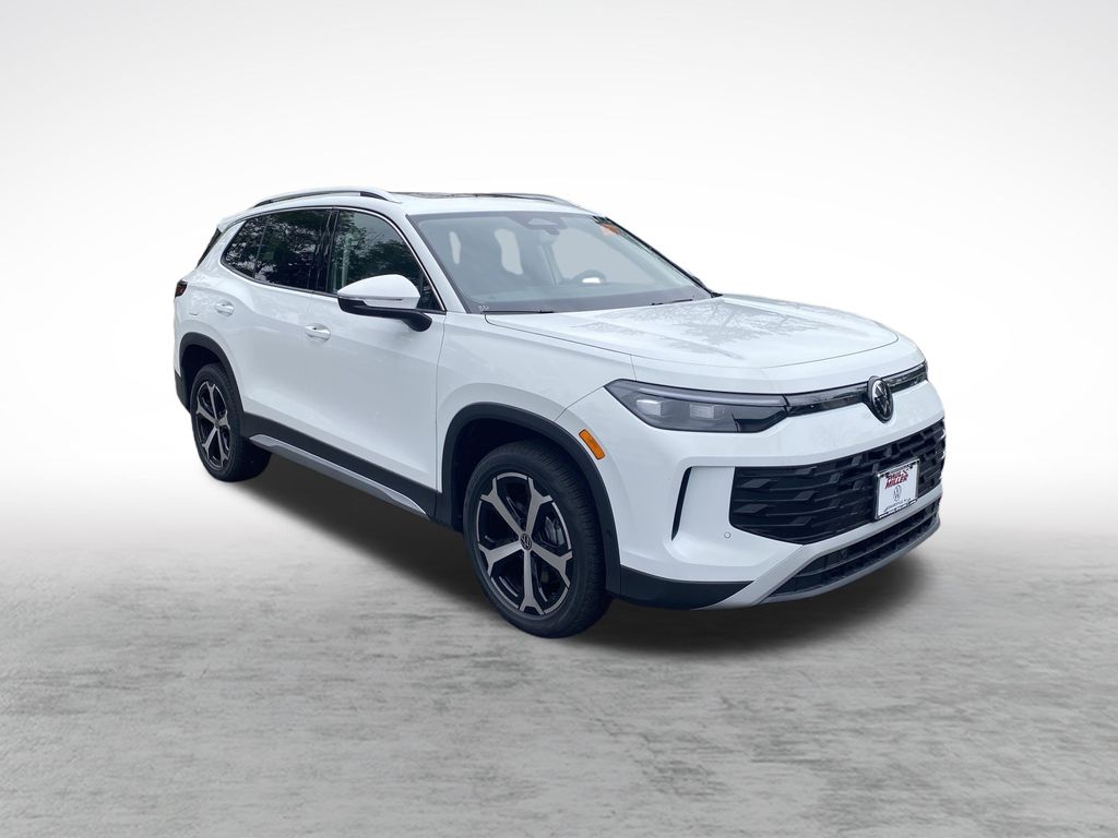 2025 Volkswagen Tiguan SE photo 3