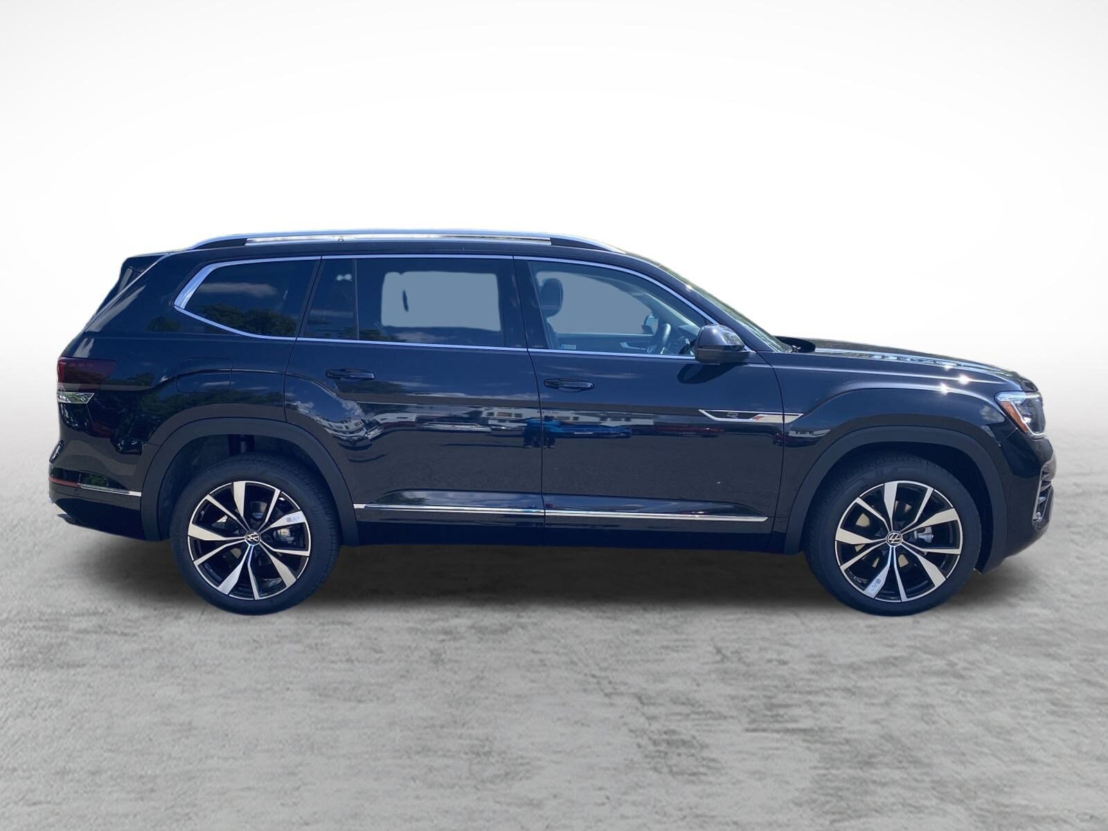 2026 Volkswagen Atlas SEL Premium R-Line photo 4