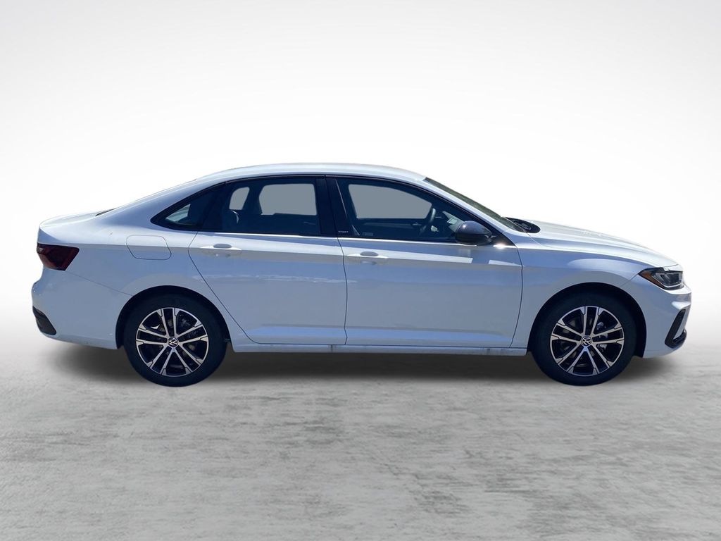 2025 Volkswagen Jetta 1.5T Sport photo 4