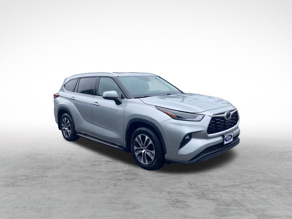 Used 2021 Toyota Highlander XLE SUV