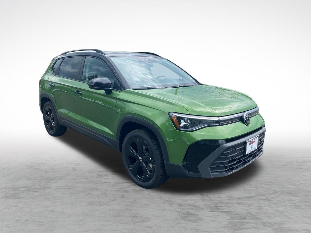 New 2026 Volkswagen Taos 1.5T SE Black SUV