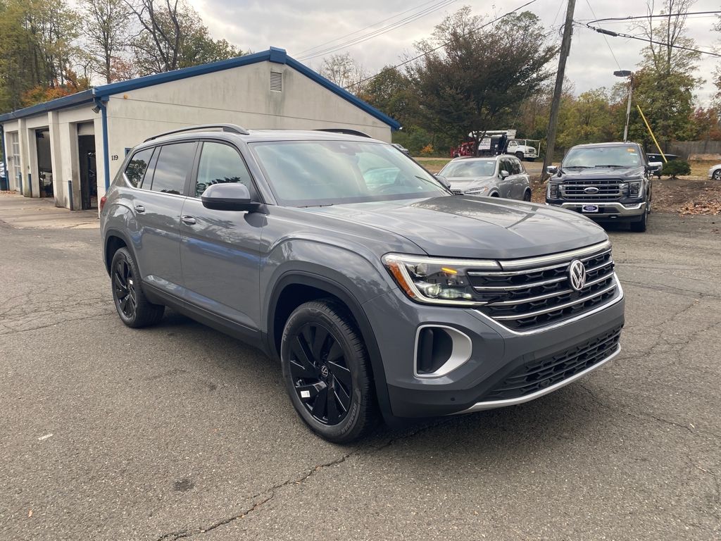 2026 Volkswagen Atlas SE Technology photo 2