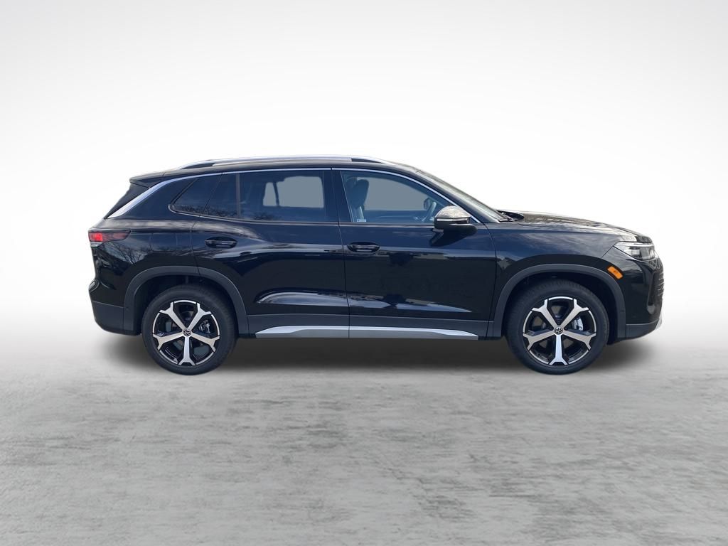 2026 Volkswagen Tiguan SE photo 4