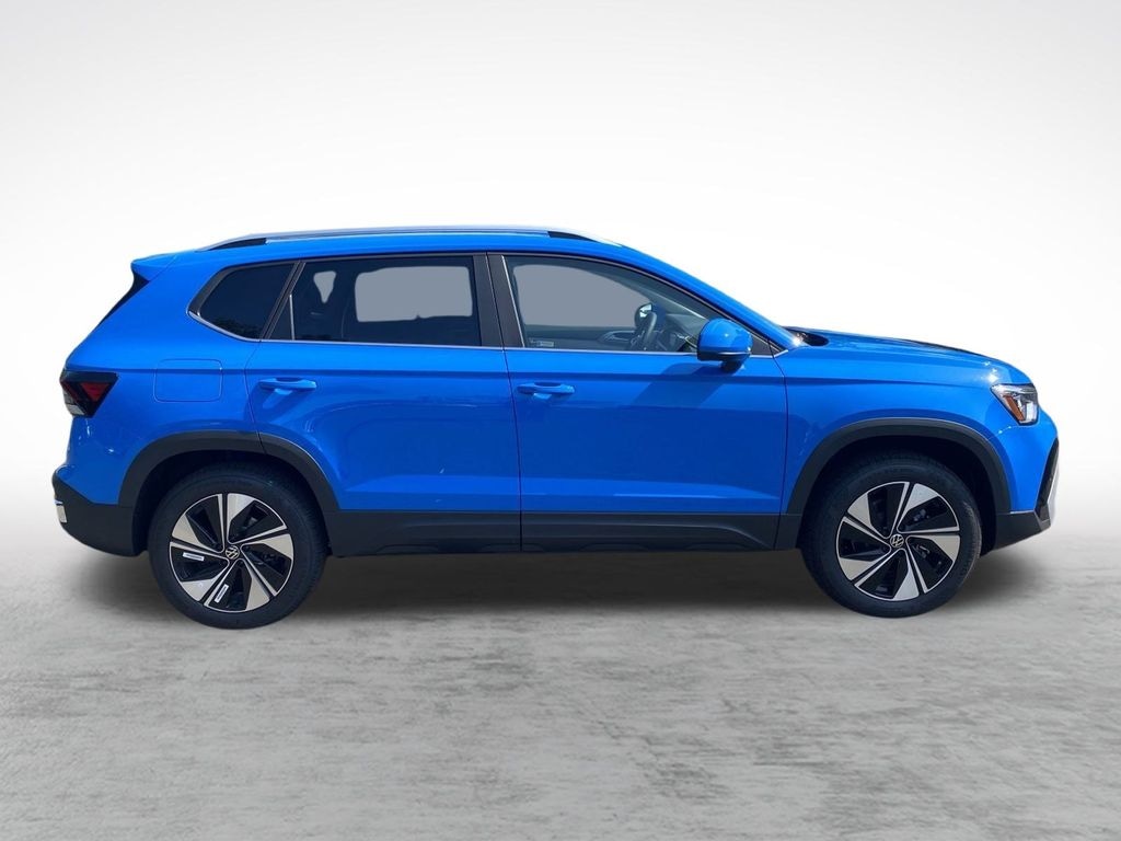 New 2025 Volkswagen Taos 1.5T SE SUV