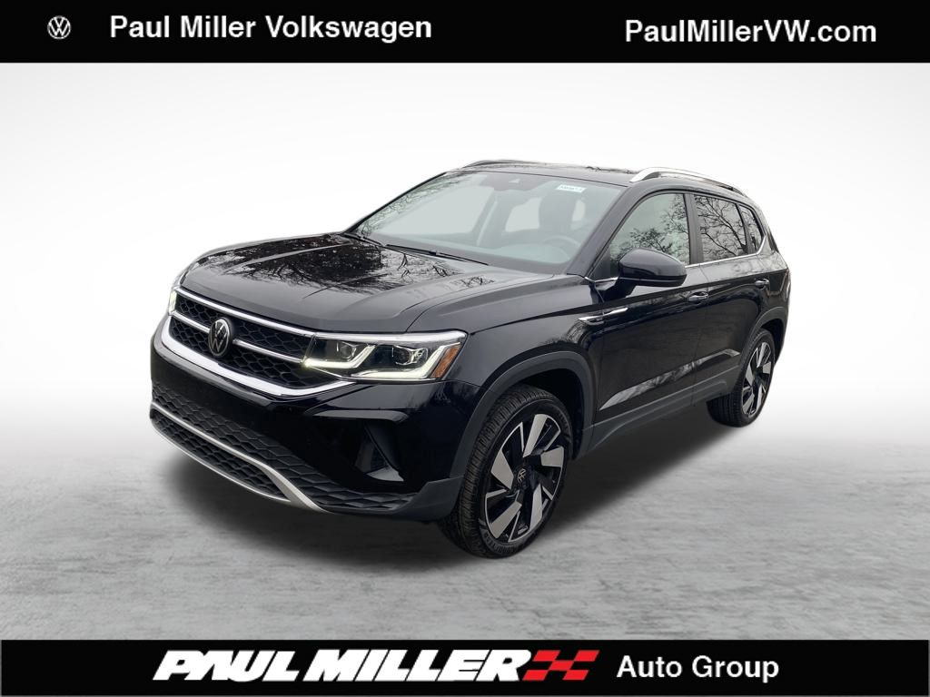 2024 Volkswagen Taos SEL's photo