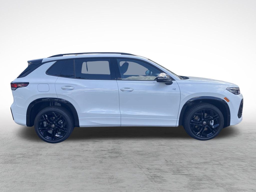 2025 Volkswagen Tiguan SE R-Line Black photo 4