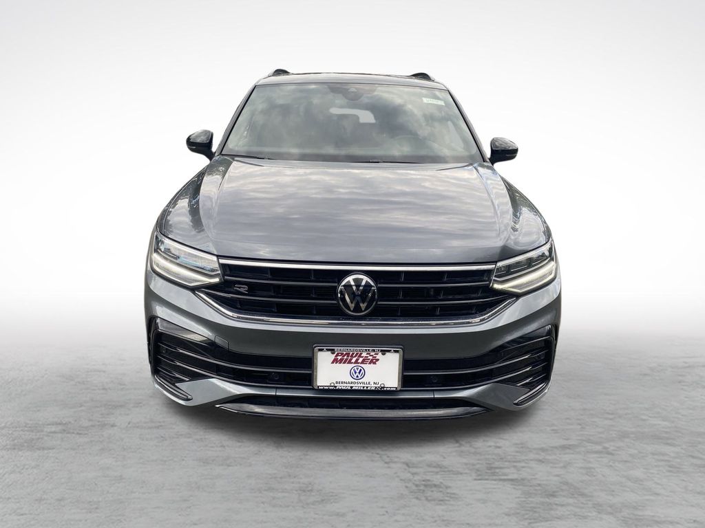 2024 Volkswagen Tiguan SE R-Line Black photo 2