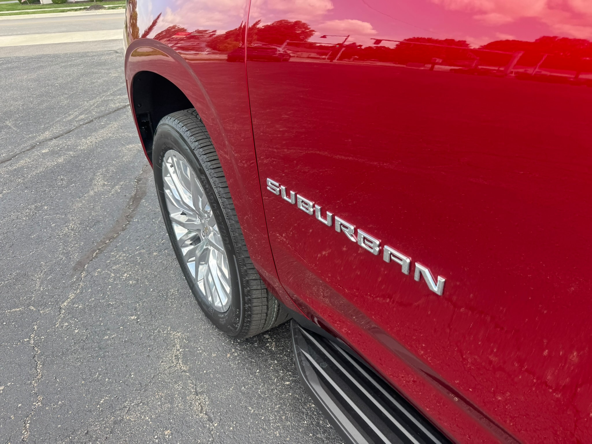 2026 Chevrolet Suburban LT - Photo 8