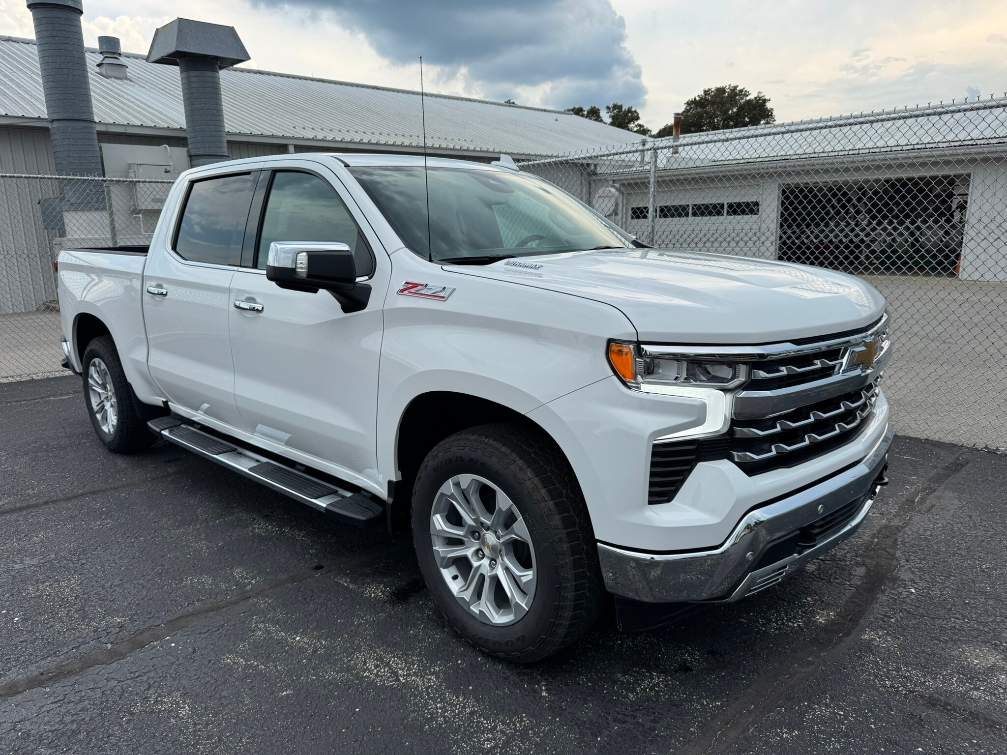 2026 Chevrolet Silverado 1500 LTZ photo 3