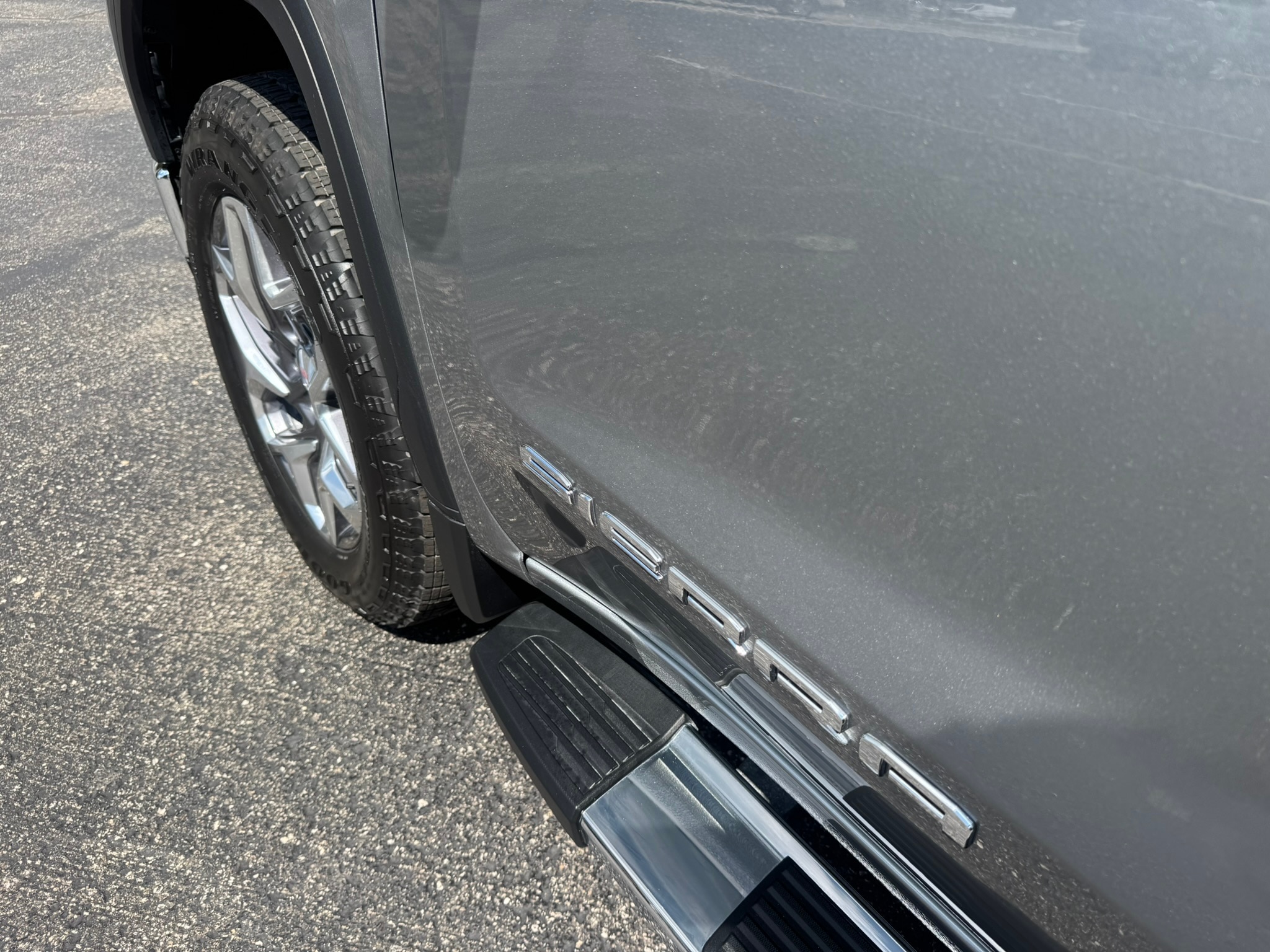 2026 GMC Sierra 1500 SLT - Photo 8