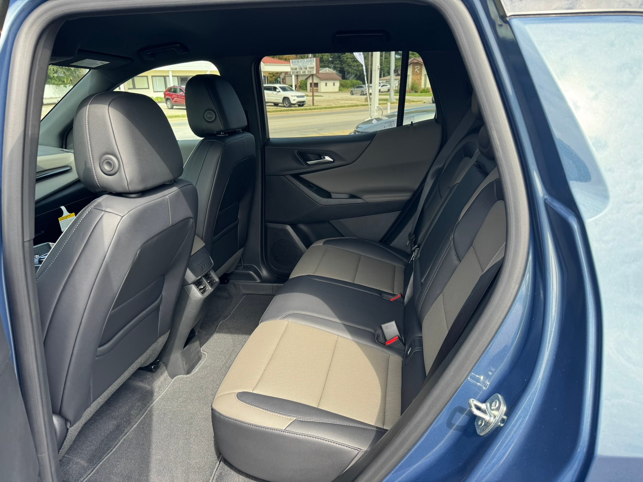 2027 Chevrolet Equinox LT - Photo 19