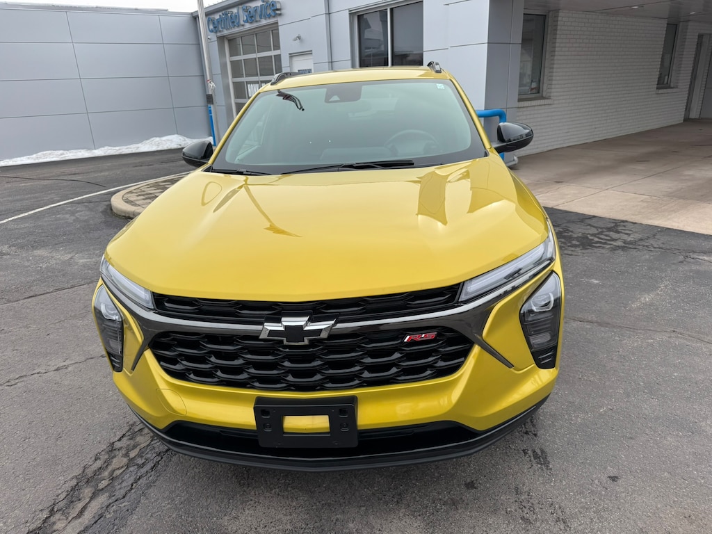 Used 2025 Chevrolet Trax 2RS SUV