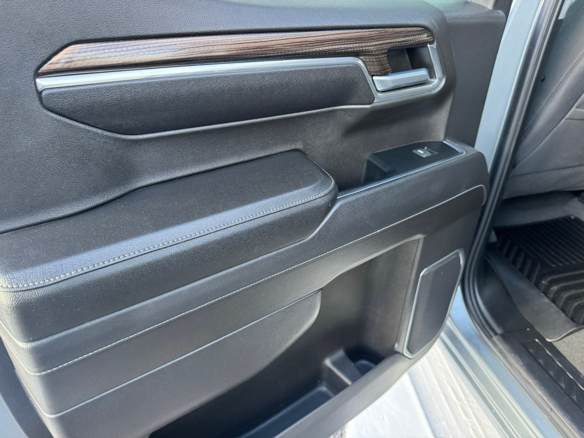 2023 Chevrolet Silverado 1500 RST - Photo 22