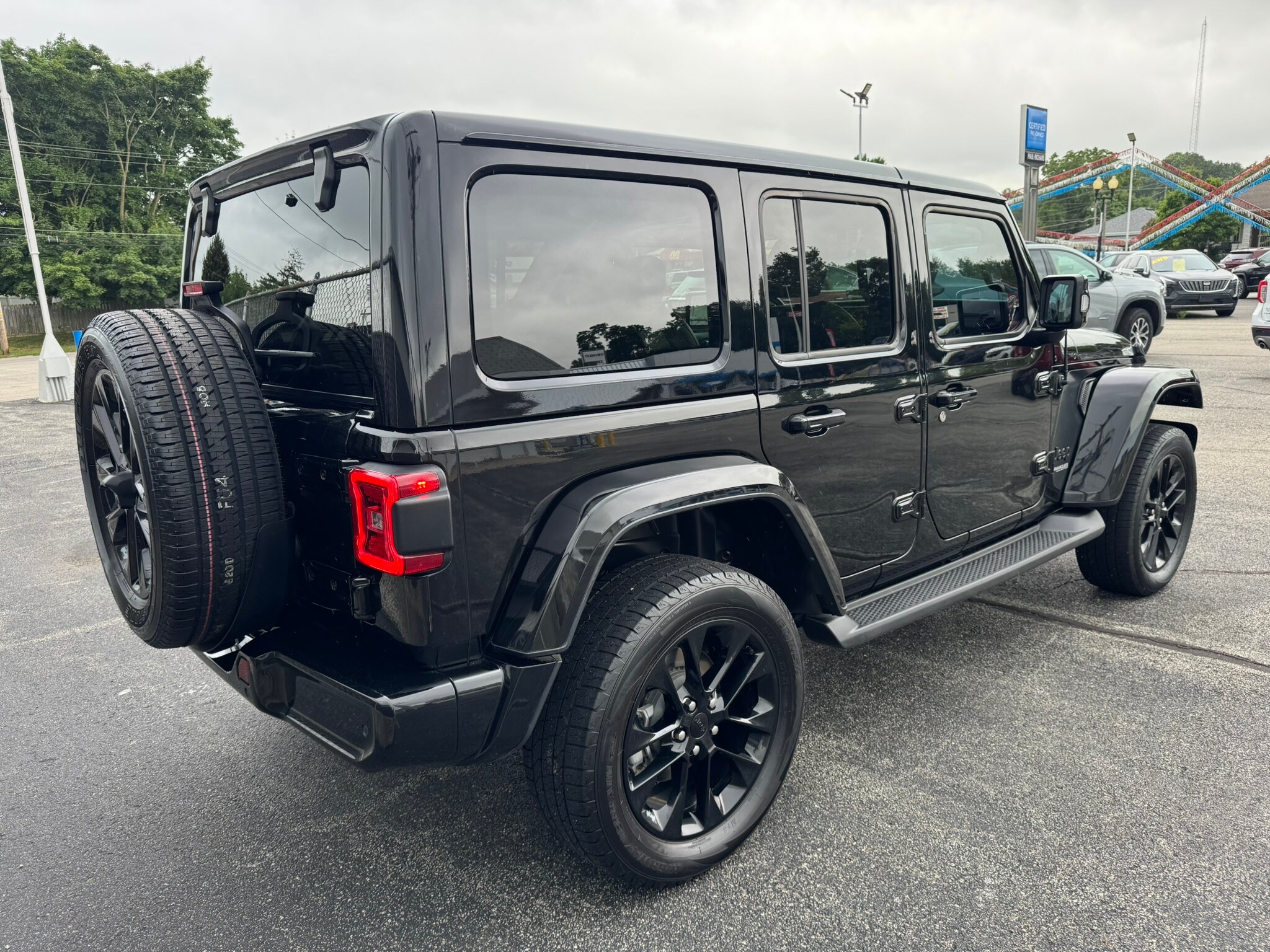 2022 Jeep Wrangler Unlimited Sahara High Altitude photo 4