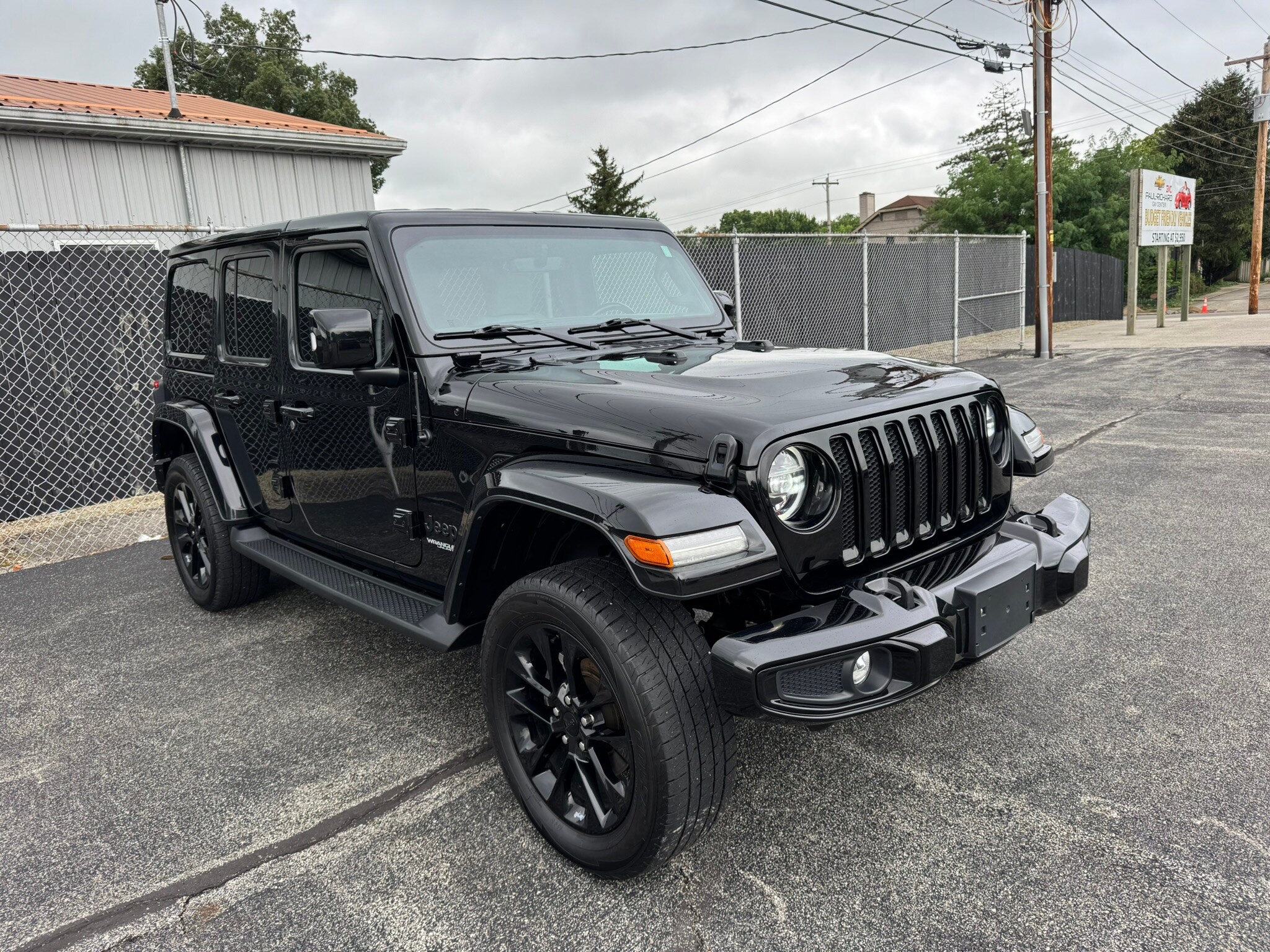 2022 Jeep Wrangler Unlimited Sahara High Altitude photo 3