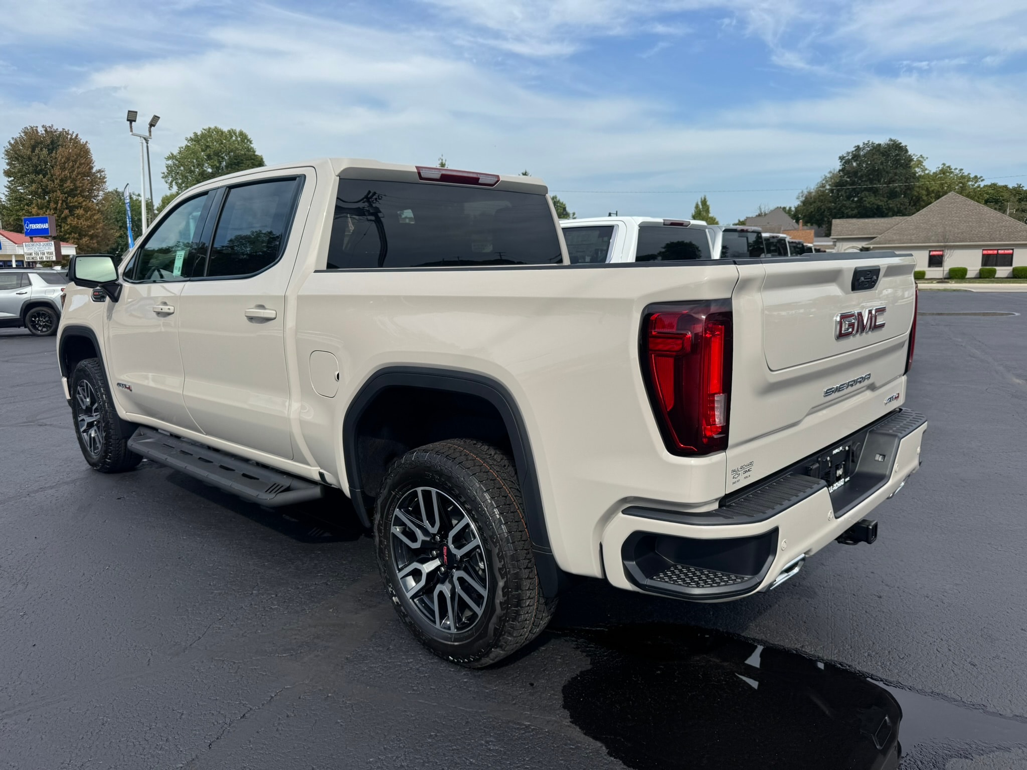 2026 GMC Sierra 1500 AT4 - Photo 7