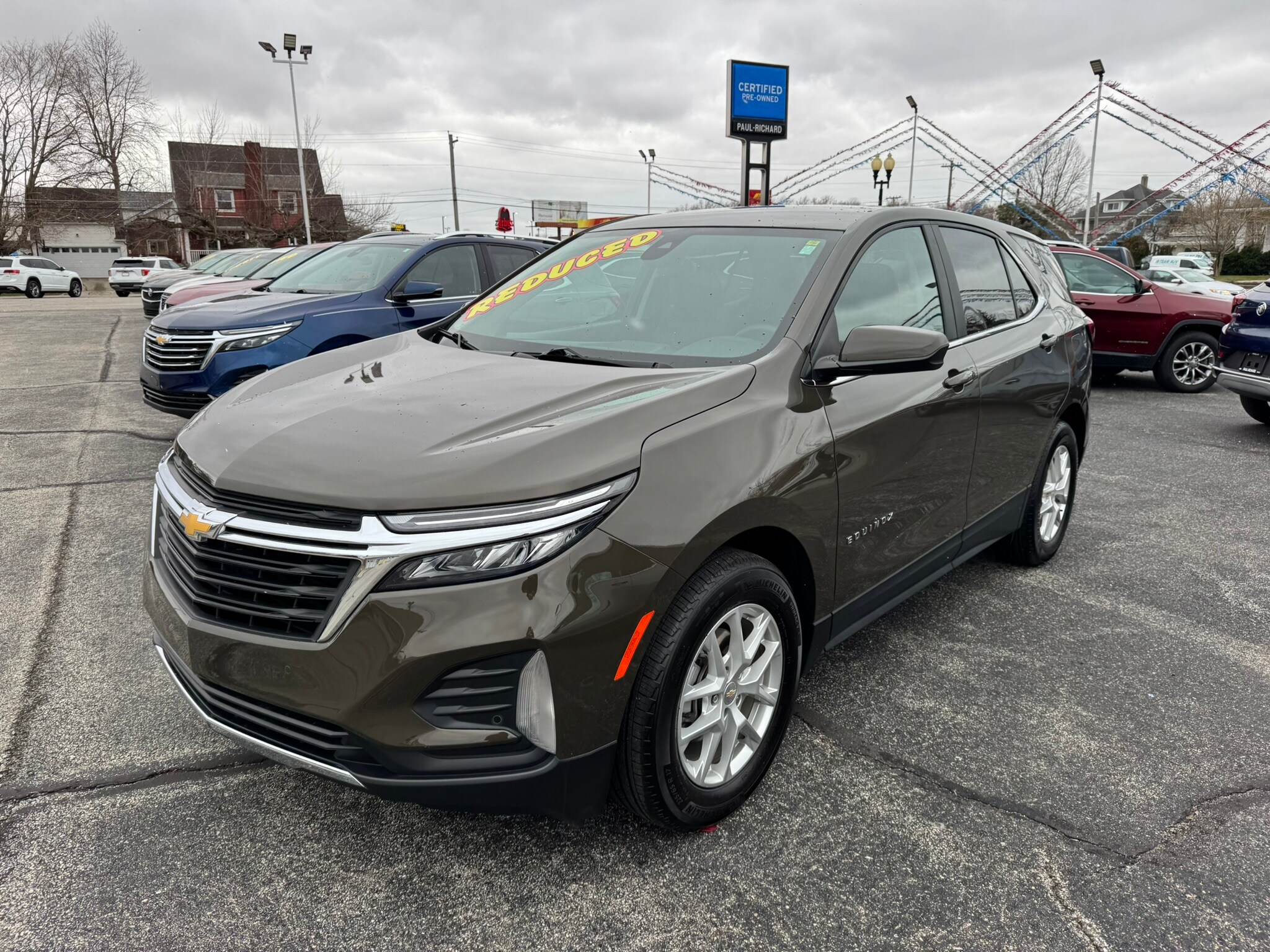 2023 Chevrolet Equinox LT photo 2