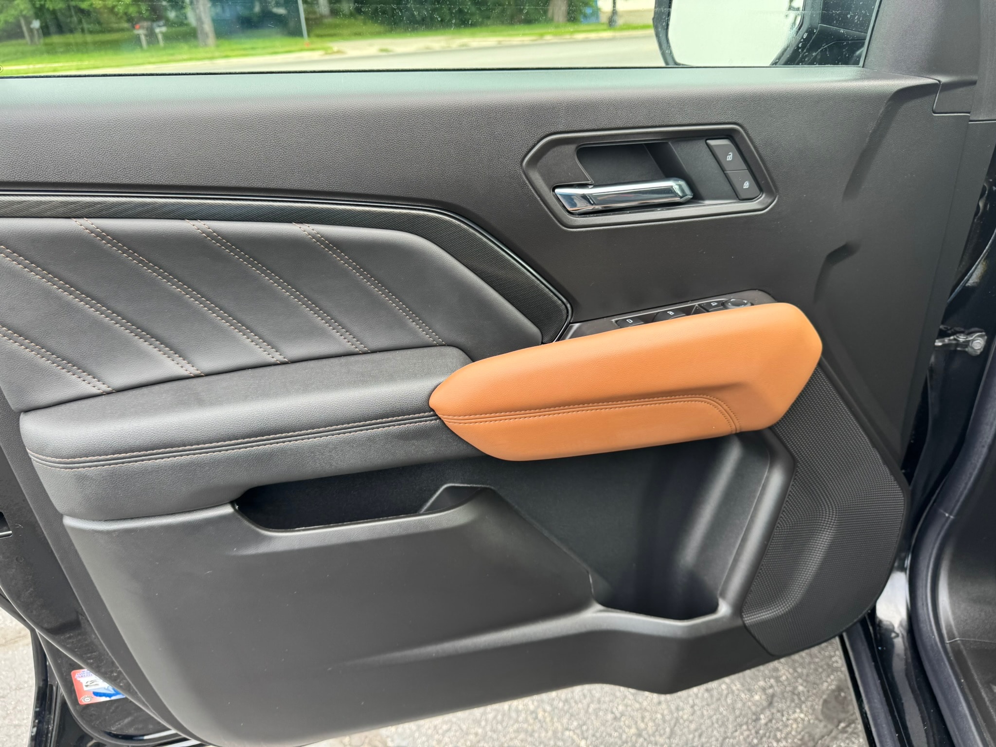 2025 GMC Canyon AT4 - Photo 8