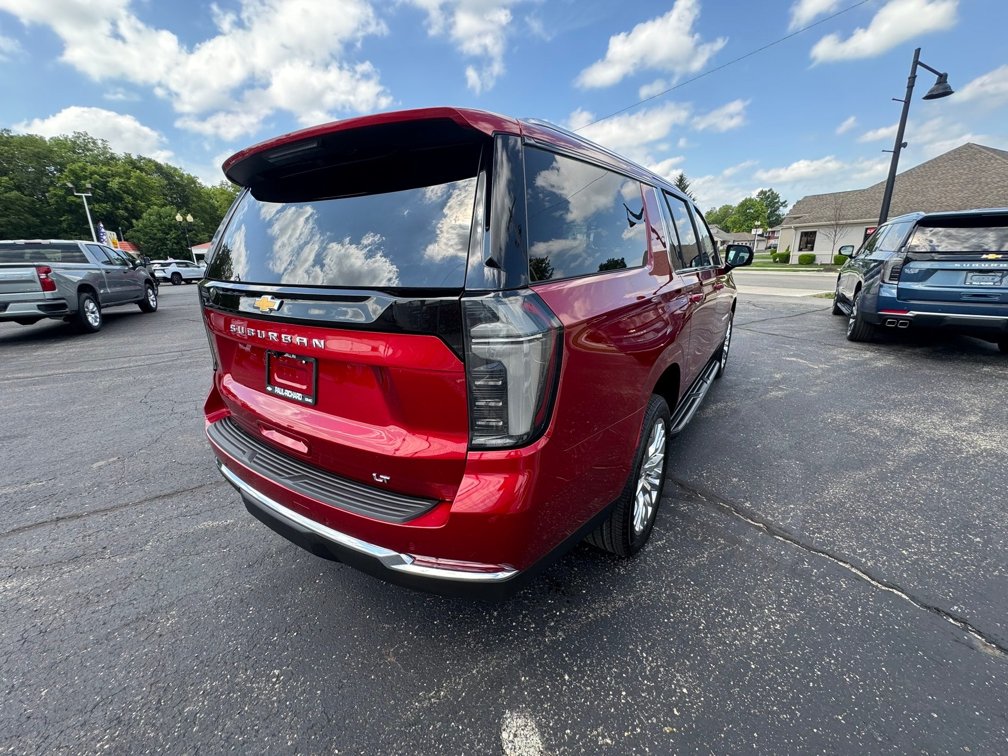 2026 Chevrolet Suburban LT - Photo 5