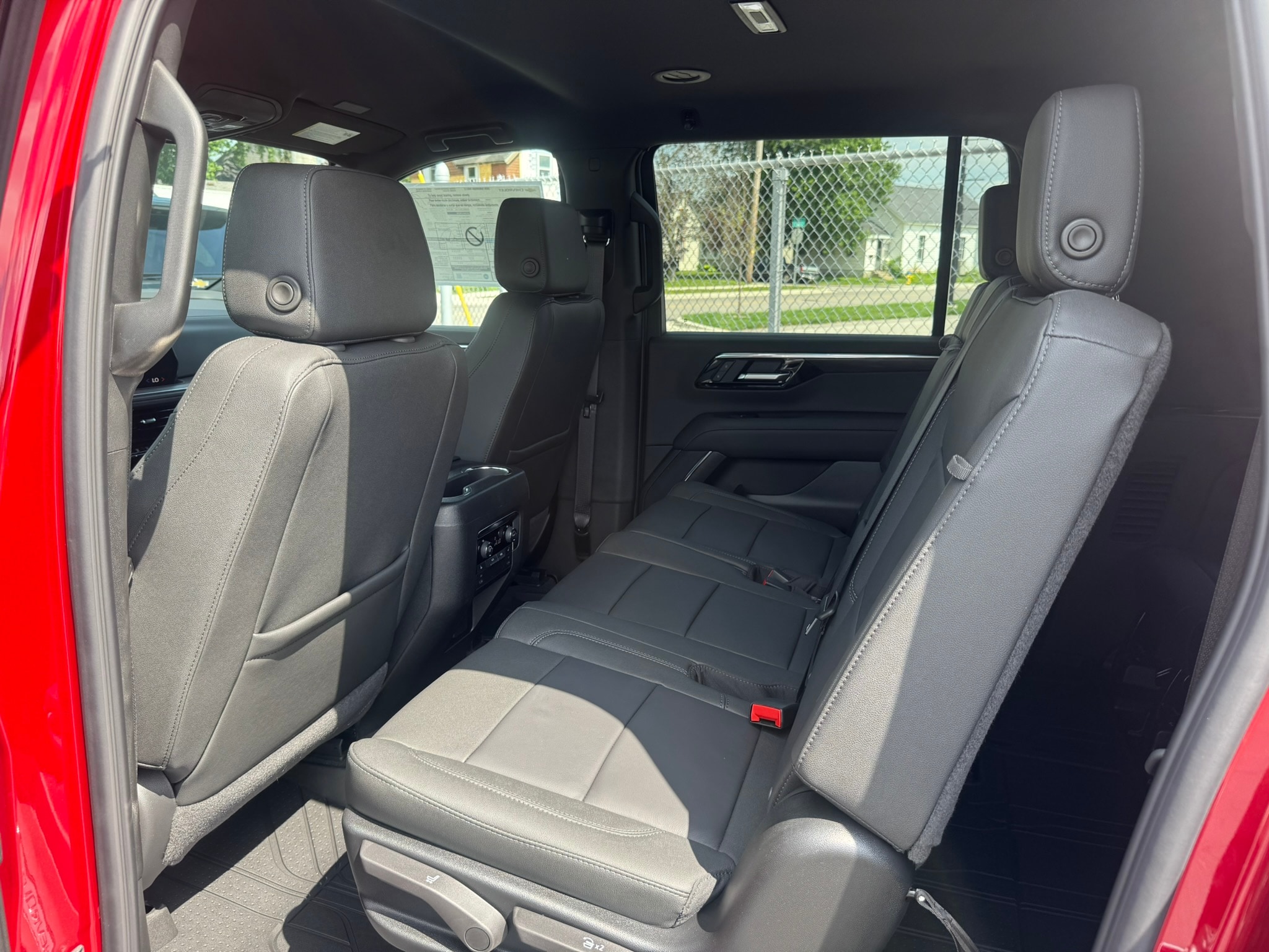 2026 Chevrolet Suburban LT - Photo 20
