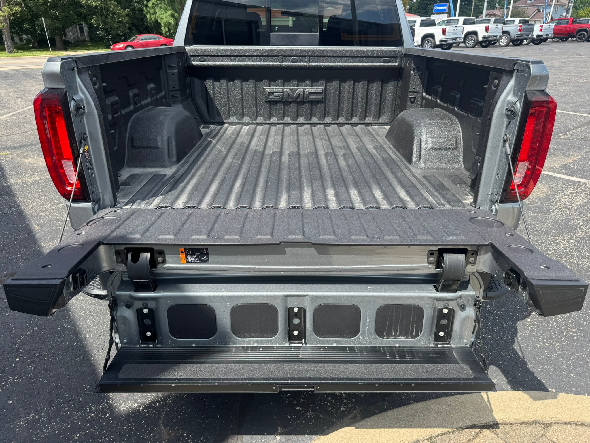 2026 GMC Sierra 1500 SLT - Photo 27
