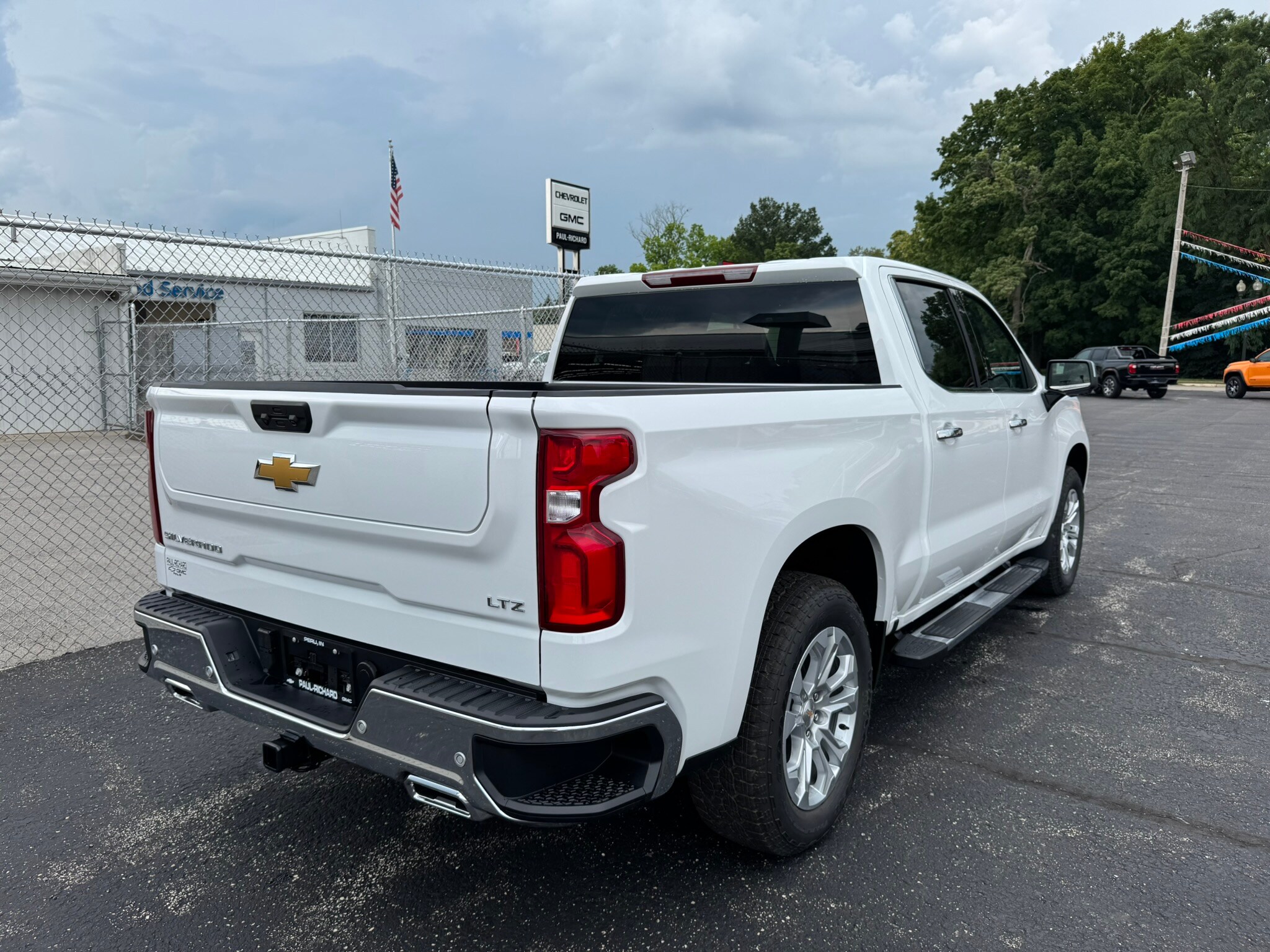 2026 Chevrolet Silverado 1500 LTZ photo 4