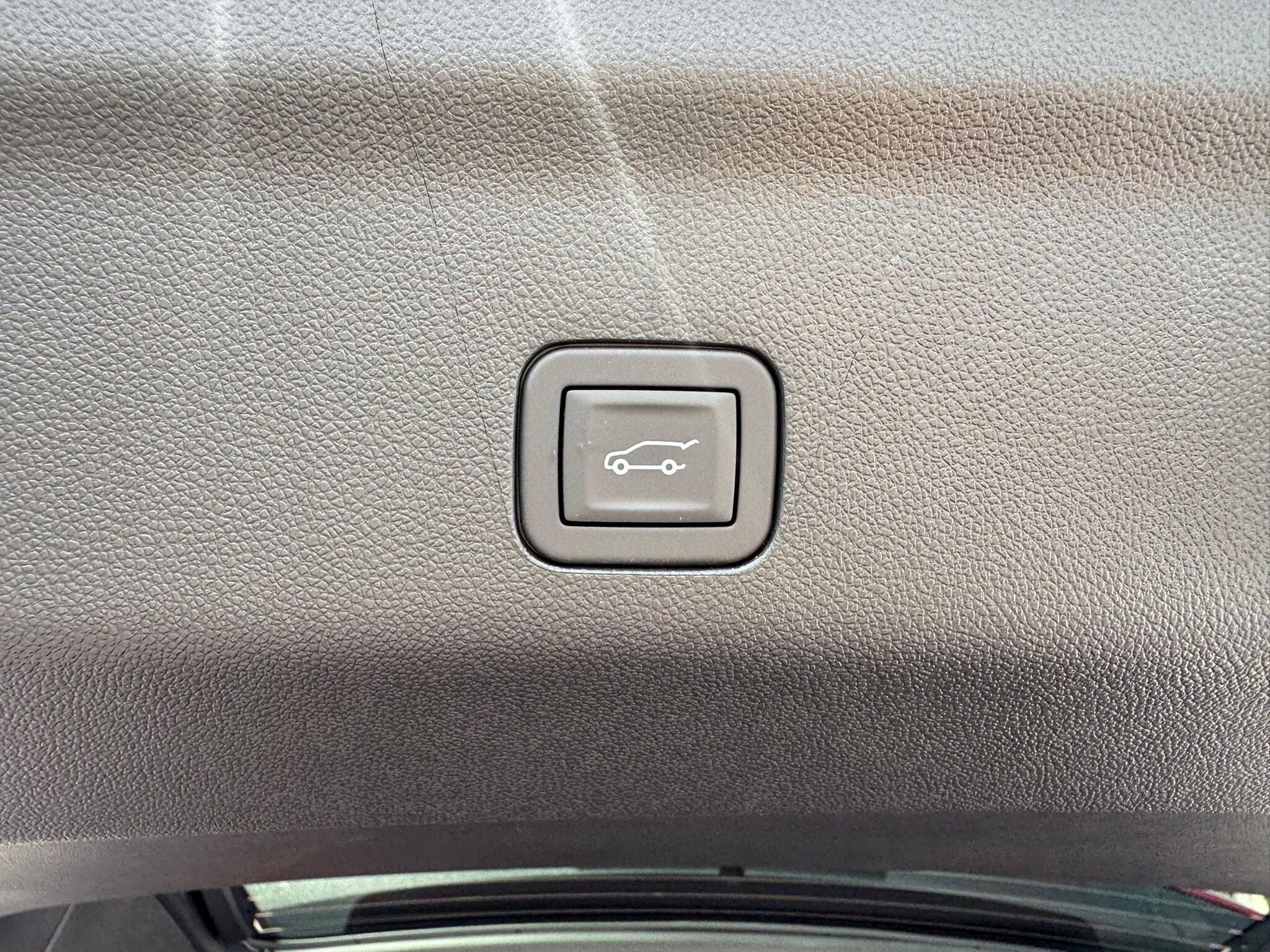 2026 Chevrolet Suburban LT - Photo 29