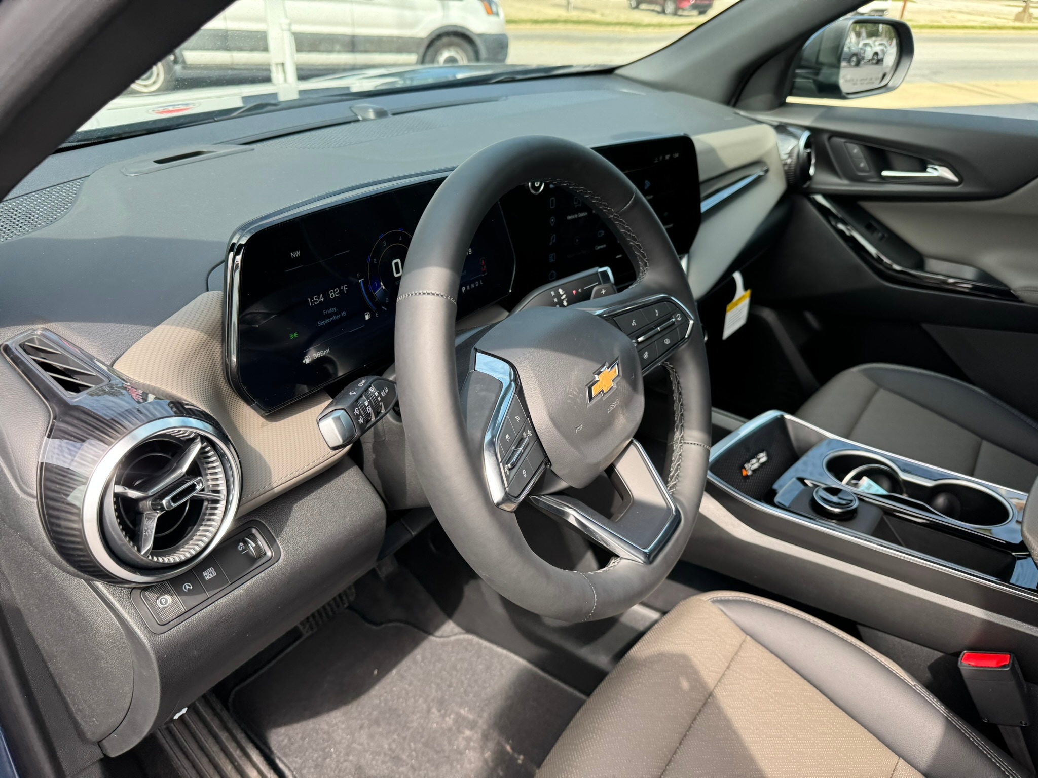 2027 Chevrolet Equinox LT - Photo 13