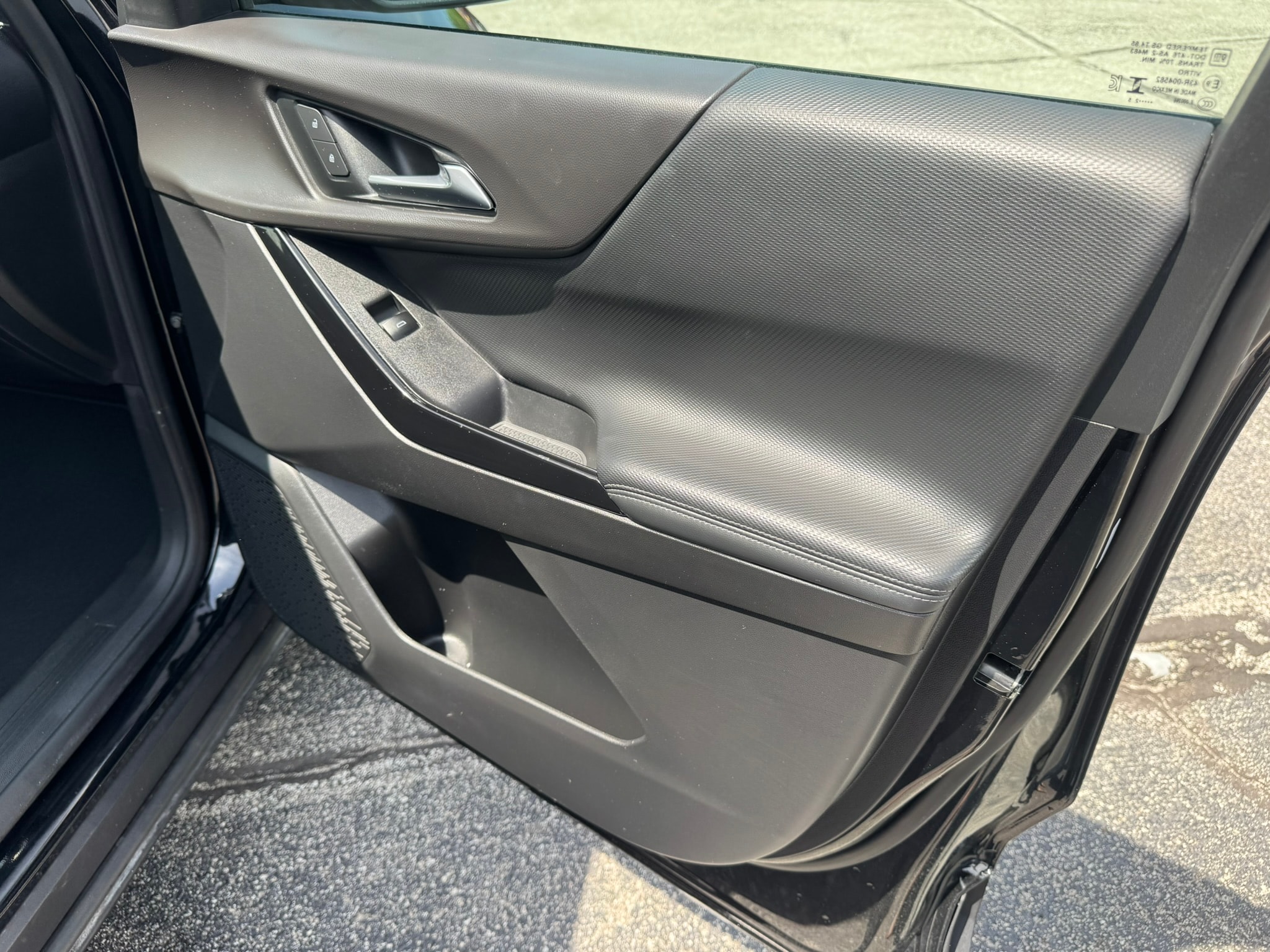 2025 Chevrolet Equinox LT - Photo 17