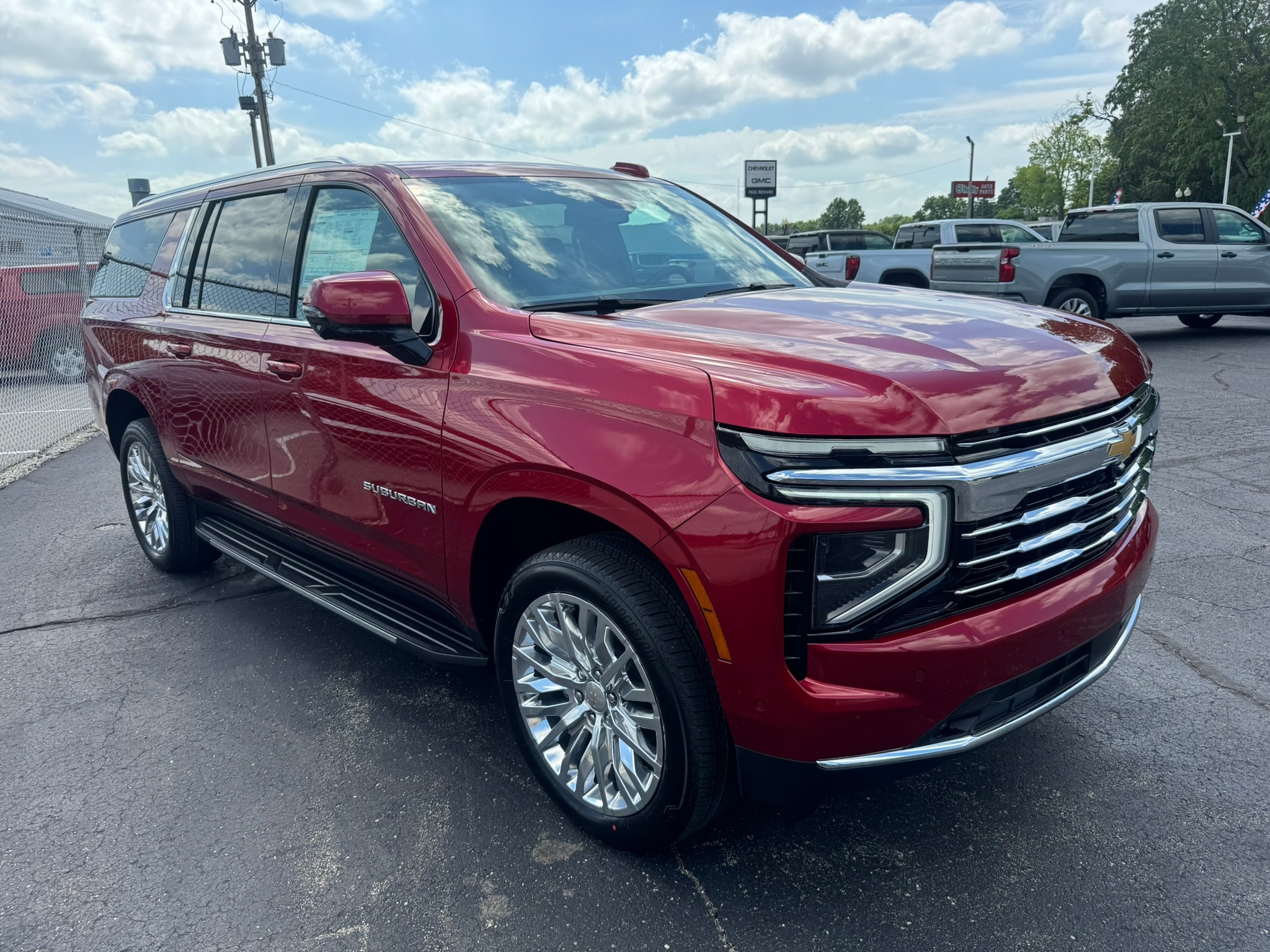 2026 Chevrolet Suburban LT - Photo 4