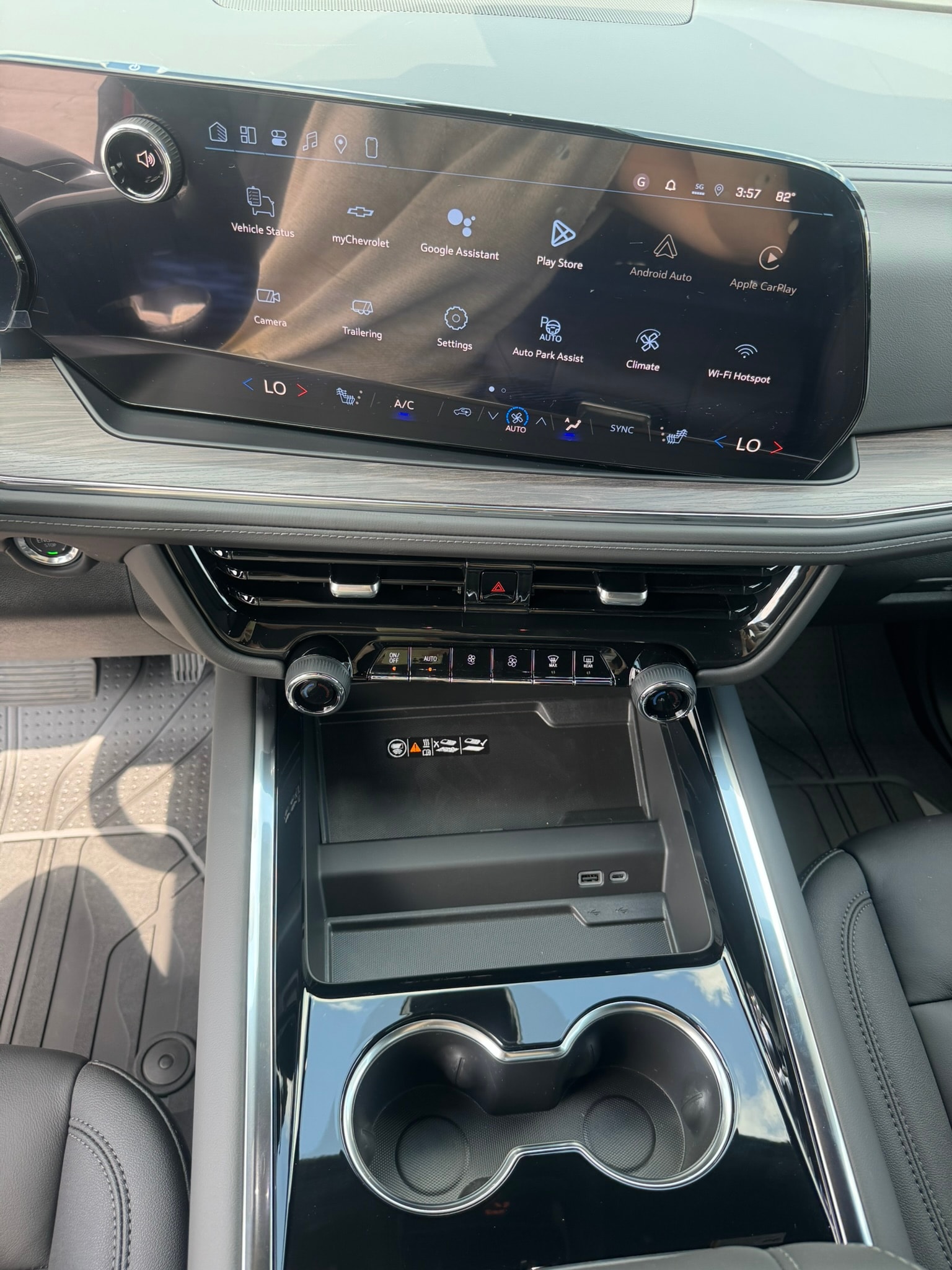 2026 Chevrolet Suburban LT - Photo 15