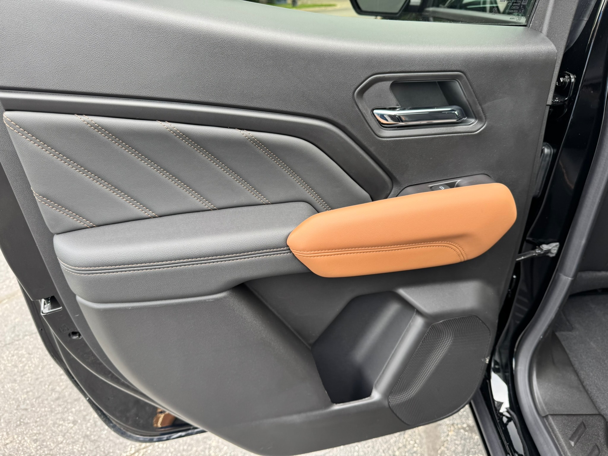 2025 GMC Canyon AT4 - Photo 16