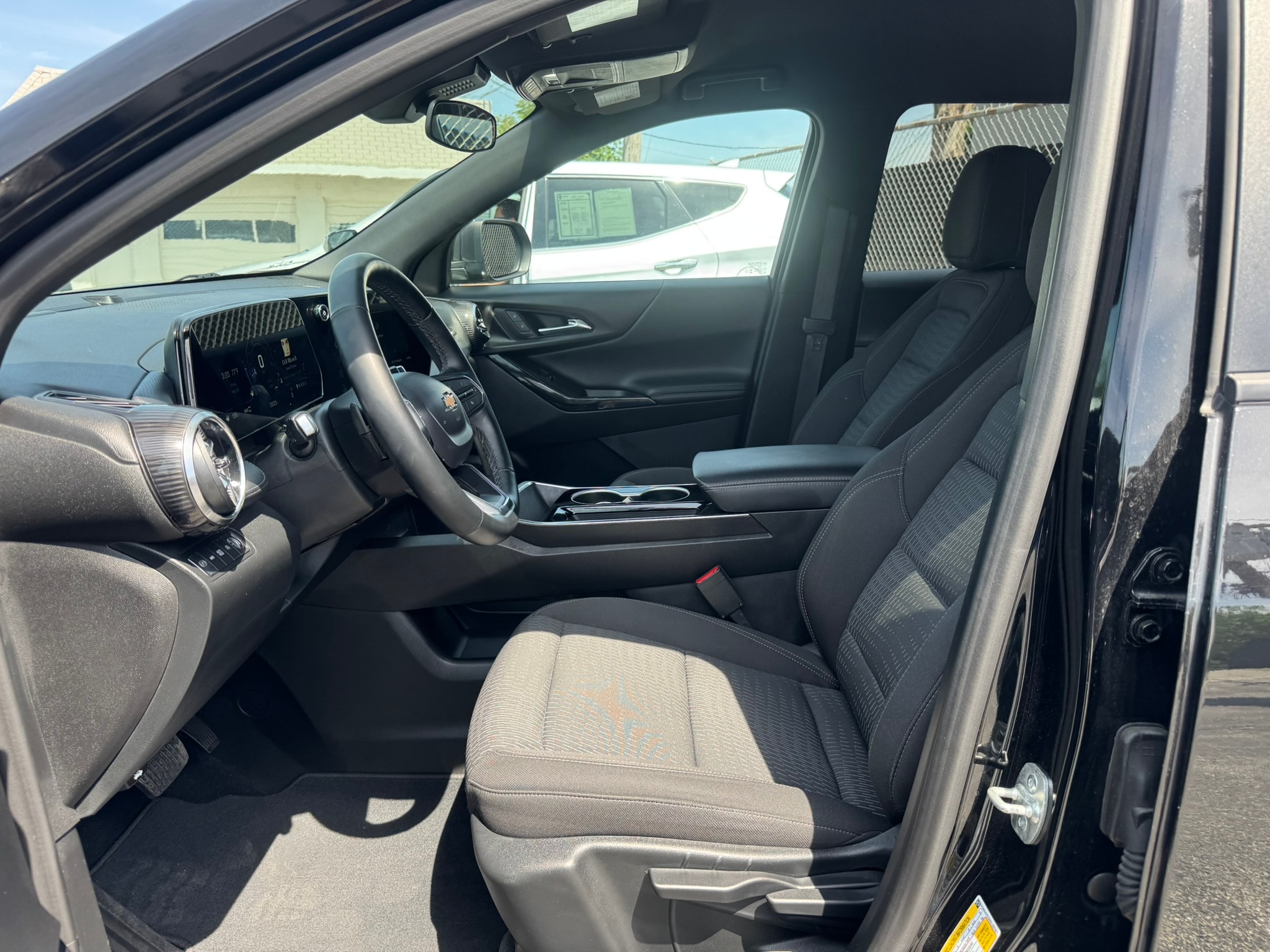 2025 Chevrolet Equinox LT - Photo 12
