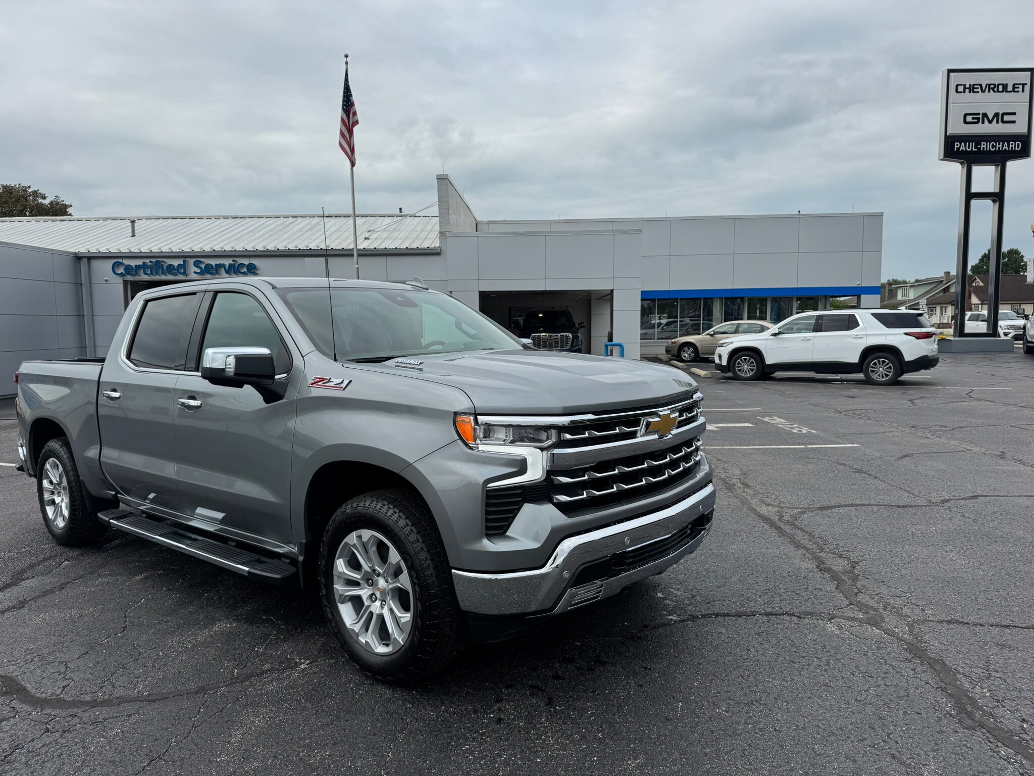 2026 Chevrolet Silverado 1500 LTZ photo 3