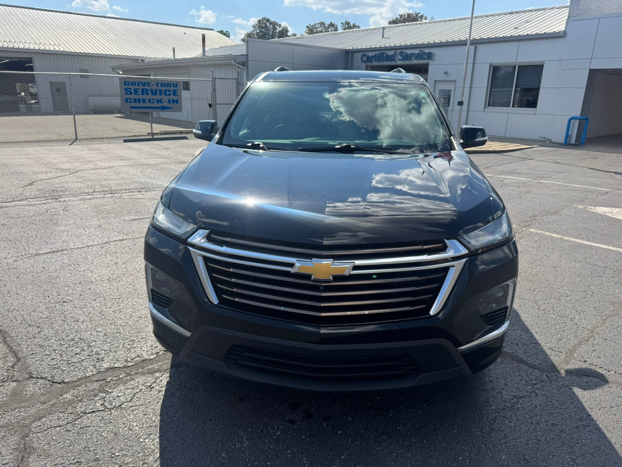 2023 Chevrolet Traverse High Country photo 2