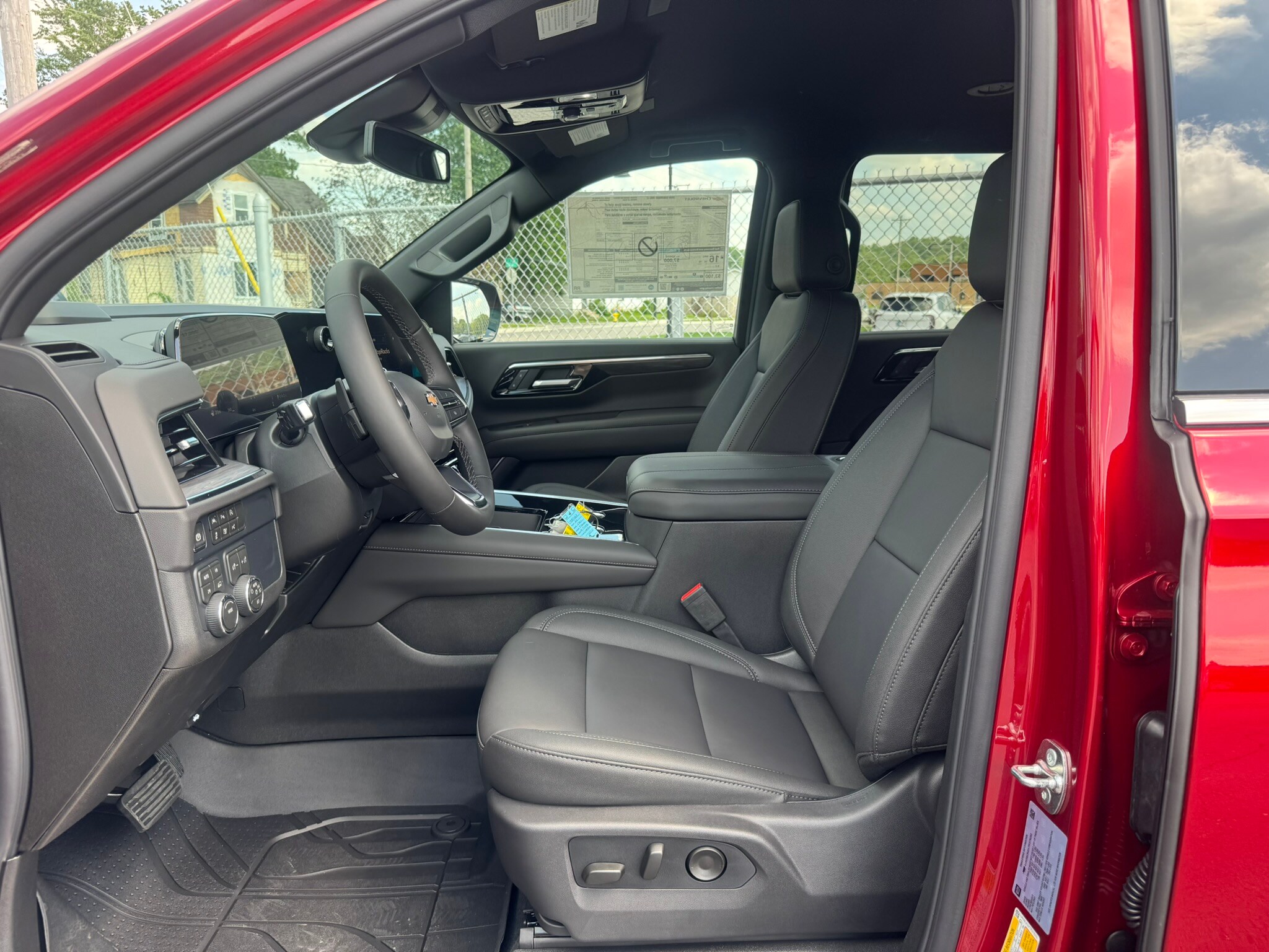 2026 Chevrolet Suburban LT - Photo 12