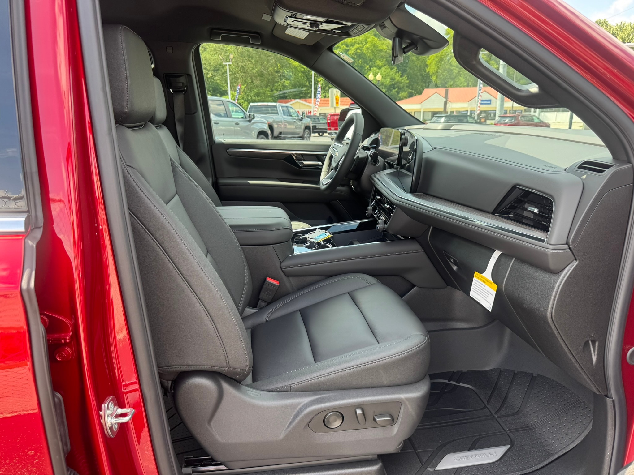 2026 Chevrolet Suburban LT - Photo 18