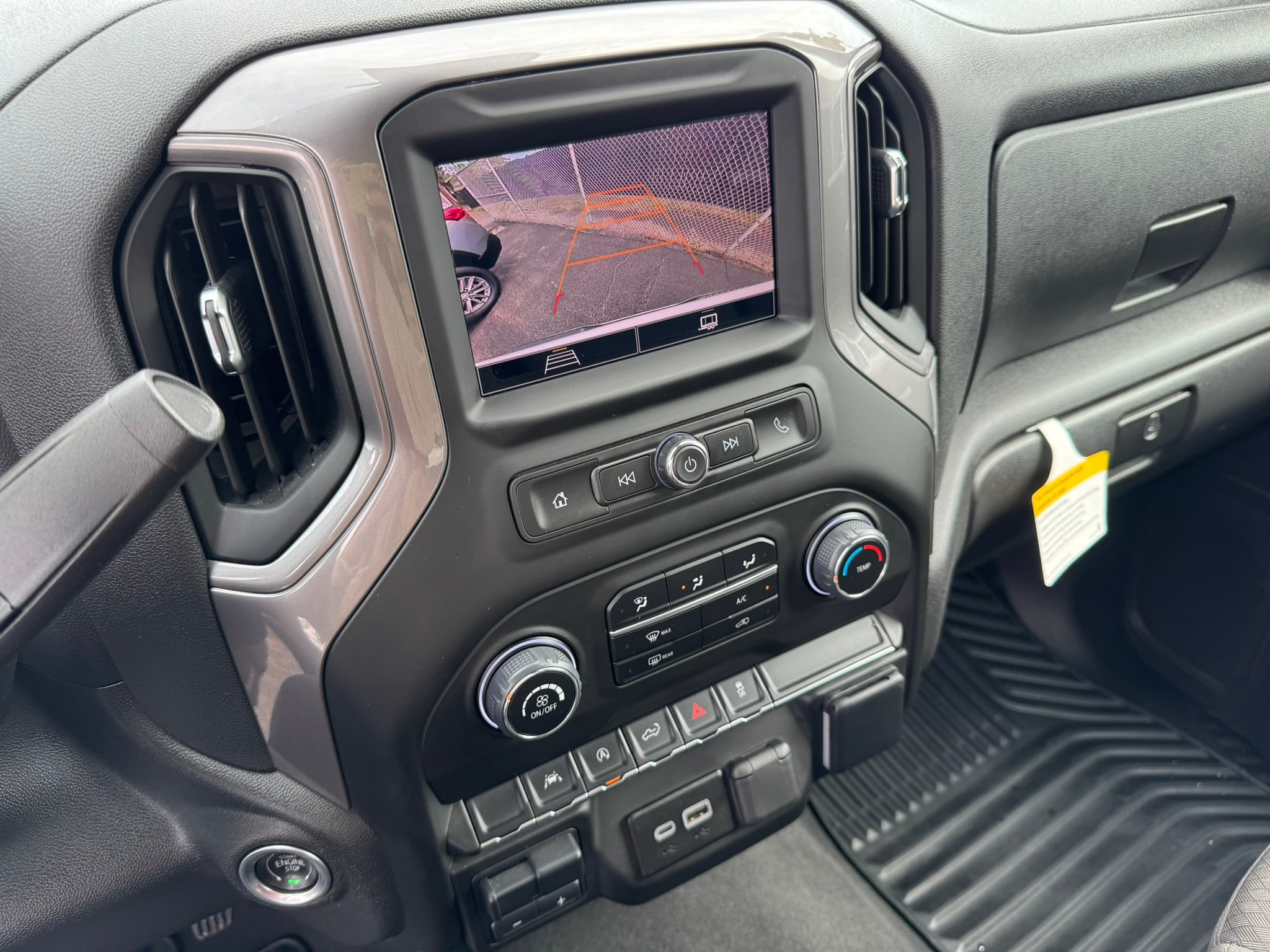2023 Chevrolet Silverado 1500 Custom - Photo 18