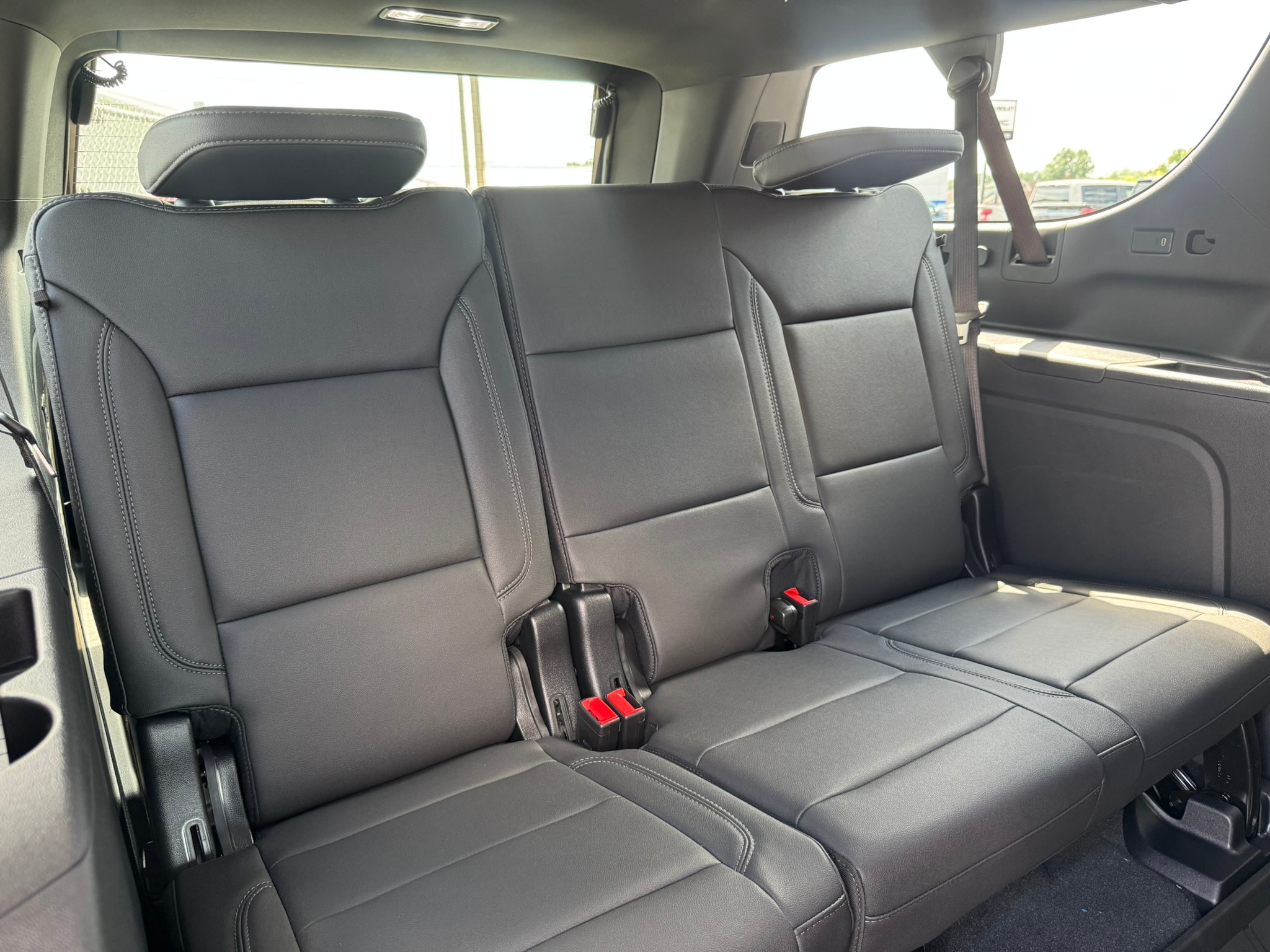 2026 Chevrolet Suburban LT - Photo 25
