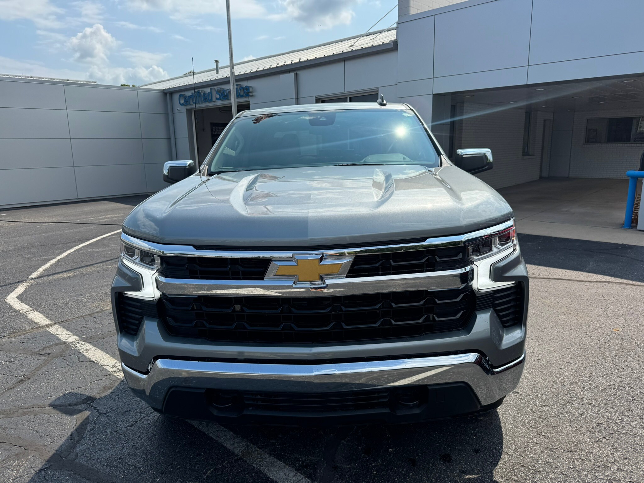 2026 Chevrolet Silverado 1500 LT photo 2