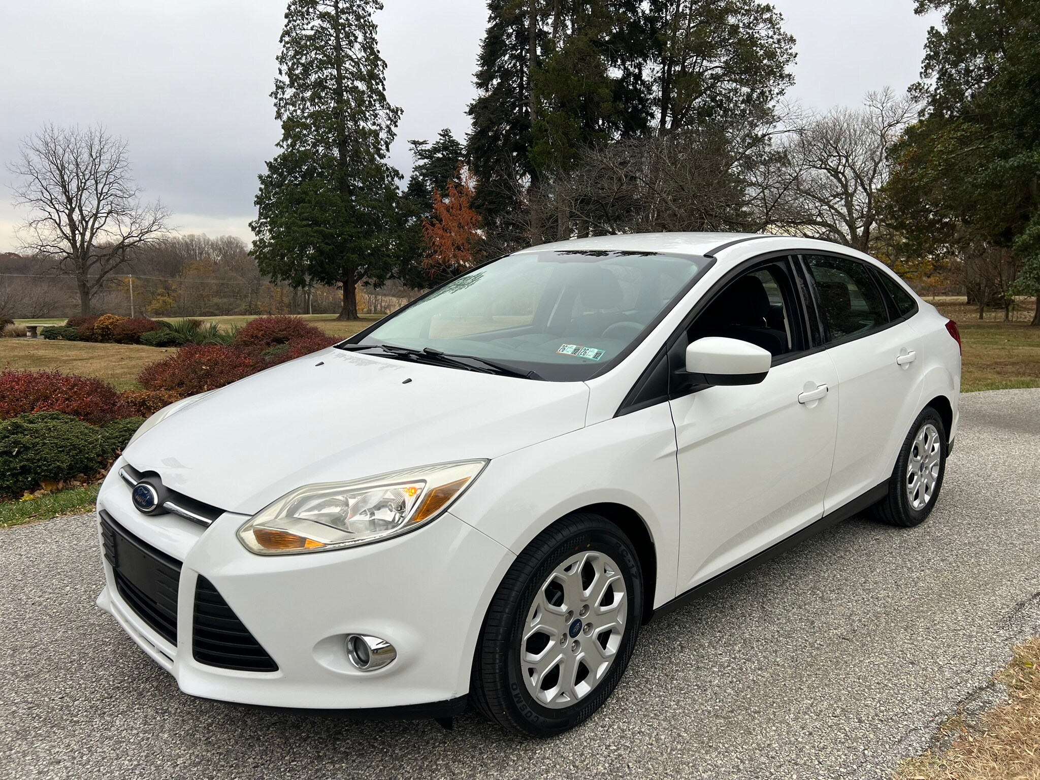 2012 Ford Focus Sedan photo 4
