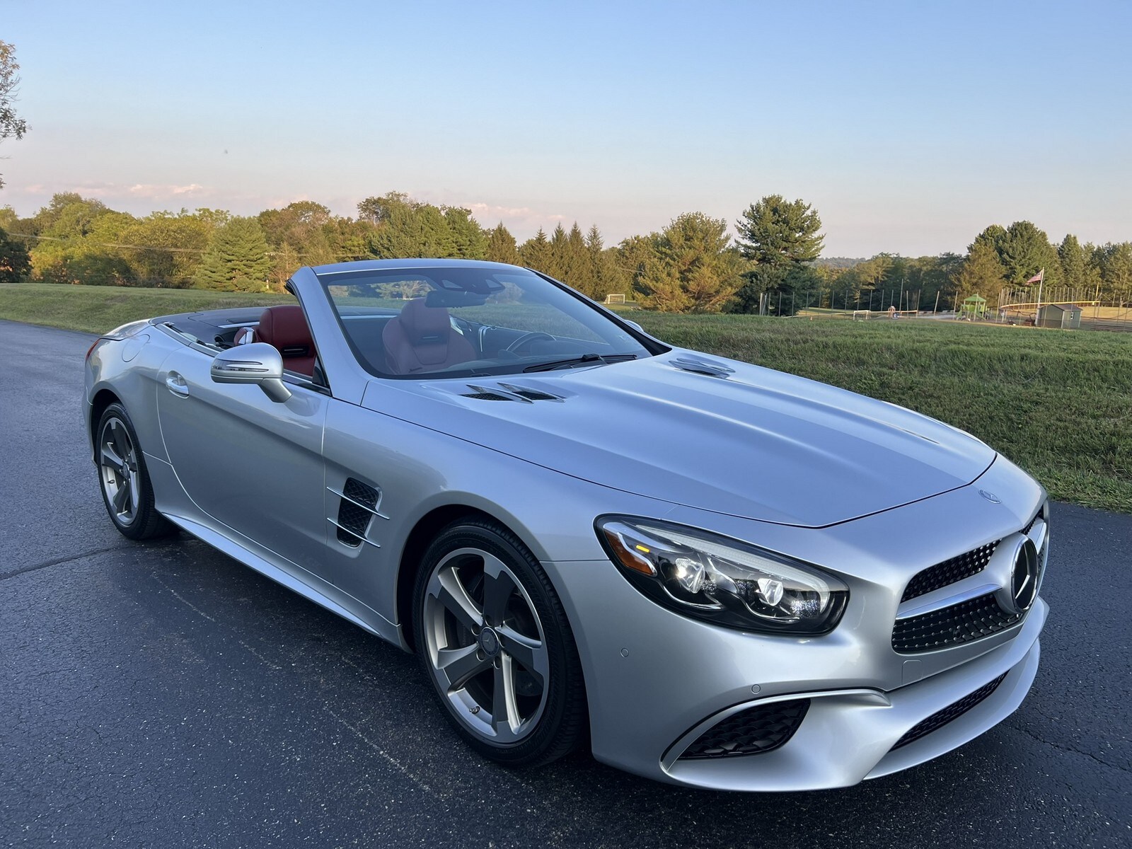 2017 Mercedes Benz SL 450 photo 2